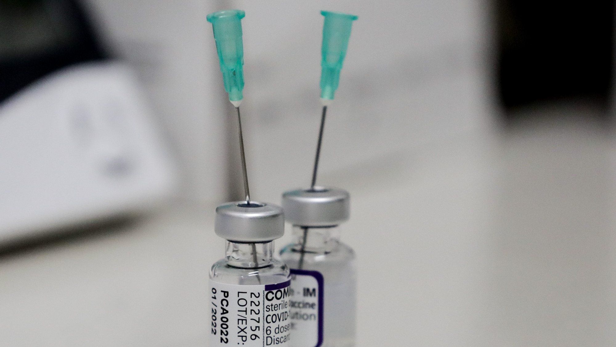 Doses de vacinas da Pfizer contra a covid-19 no centro de vacinação da Ajuda