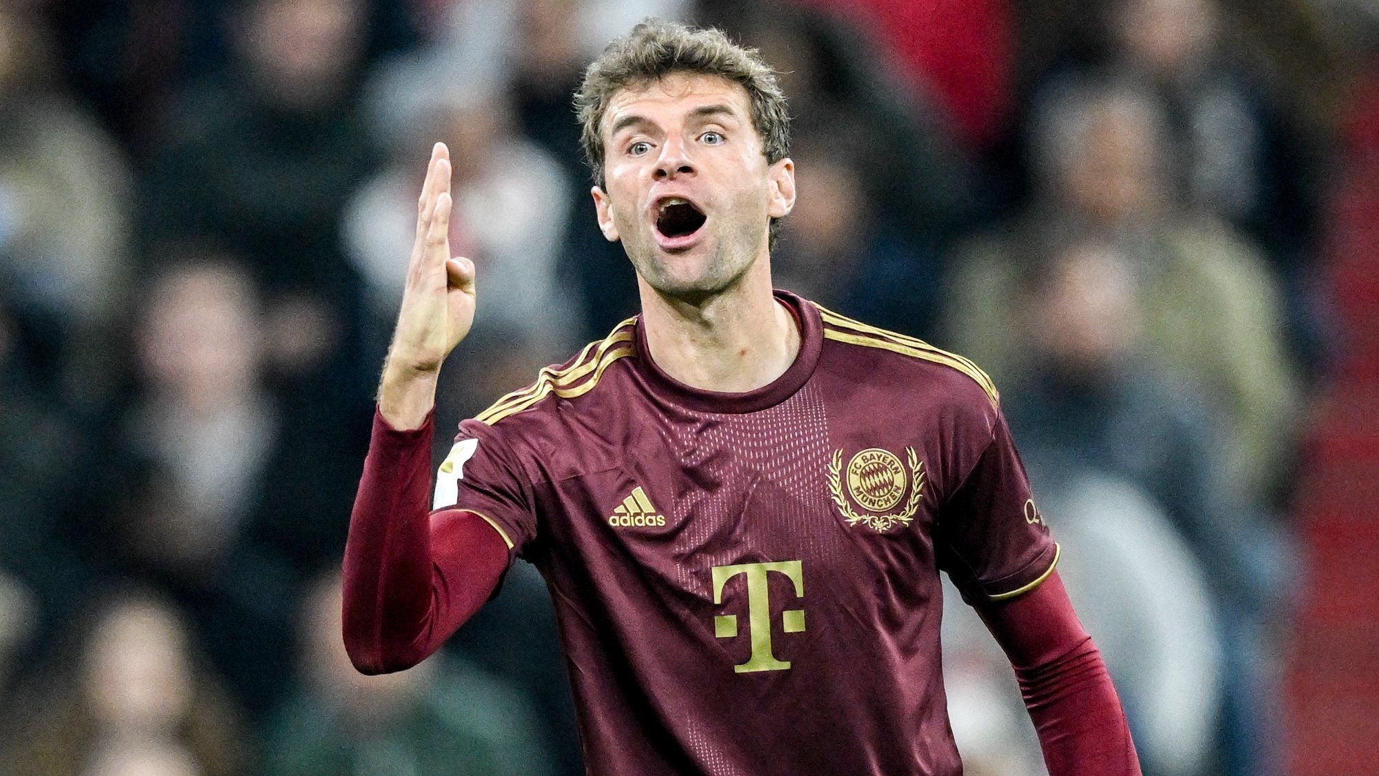 epa10216574 Munich&#039;s Thomas Mueller reacts during the German Bundesliga soccer match between FC Bayern Munich and Bayer Leverkusen in Munich, Germany, 30 September 2022.  EPA/FILIP SINGER CONDITIONS - ATTENTION: The DFL regulations prohibit any use of photographs as image sequences and/or quasi-video.