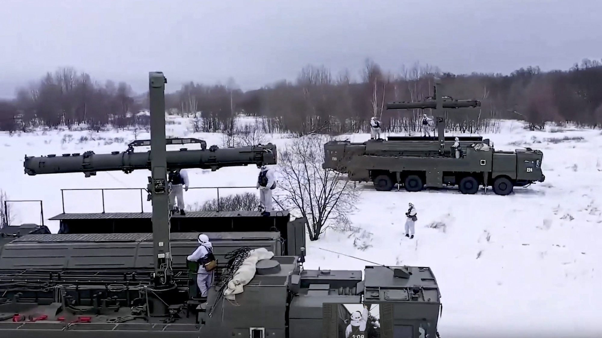 epa09709862 A handout photo taken from a handout video made available by the Russian Defence Ministry press service shows Russian Iskander missile launchers and support vehicles being used in planned comprehensive exercises on combat readiness with the troops of the Western Military District, Russia, 26 January 2022. About 3,000 servicemen of the Guards Red Banner Combined Arms Army of the Western Military District (ZVO) have begun combat training at training grounds in the Krasnodar, Voronezh, Belgorod, Bryansk and Smolensk regions.  EPA/RUSSIAN DEFENCE MINISTRY PRESS SERVICE / HANDOUT  HANDOUT EDITORIAL USE ONLY/NO SALES