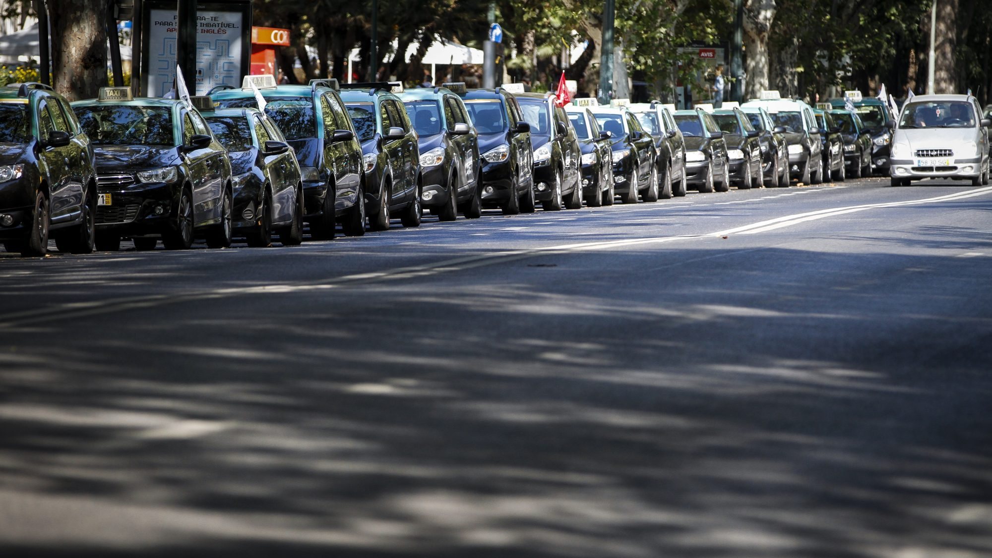 O comunicado sublinha ainda que desde janeiro de 2013 não houve atualização das tarifas do transporte em táxi