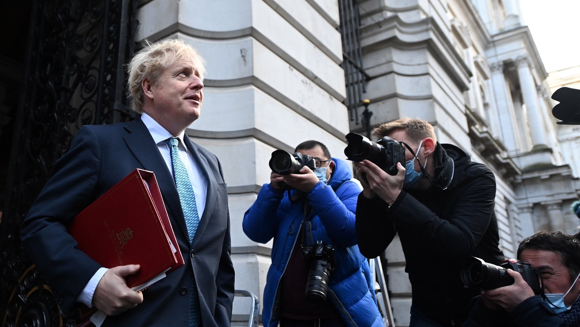 epa08884736 British Prime Minister Boris Johnson following a cabinet meeting at 10 Downing Street in London, Britain, 15 December 2020.  EPA/ANDY RAIN