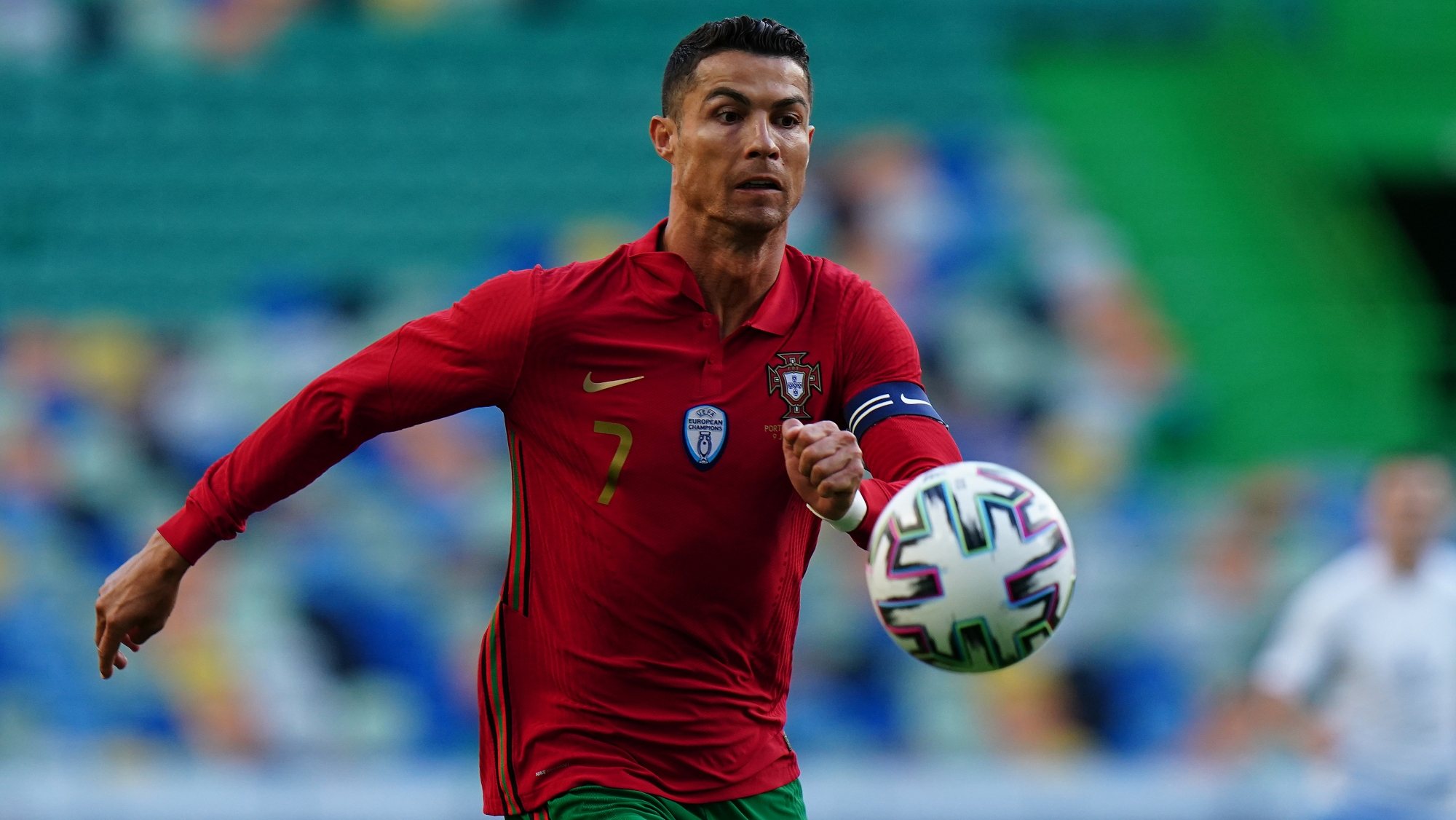 Ronaldo vai fazer a quinta fase final do Europeu e está a um golo de bater o recorde de golos de Michel Platini