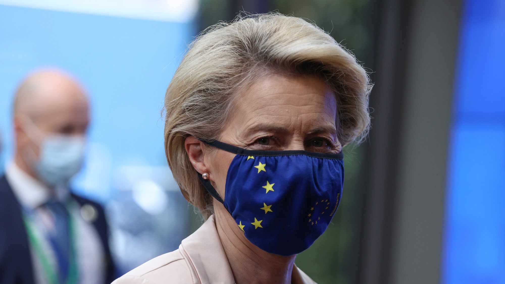 epa09300278 European Commission President Ursula von der Leyen arrives on the second day of a European Union (EU) summit at The European Council Building in Brussels, Belgium, 25 June 2021. EU leaders meet in Brussels for two days to discuss COVID-19, economic recovery, migration and external relations.  EPA/ARIS OIKONOMOU / POOL