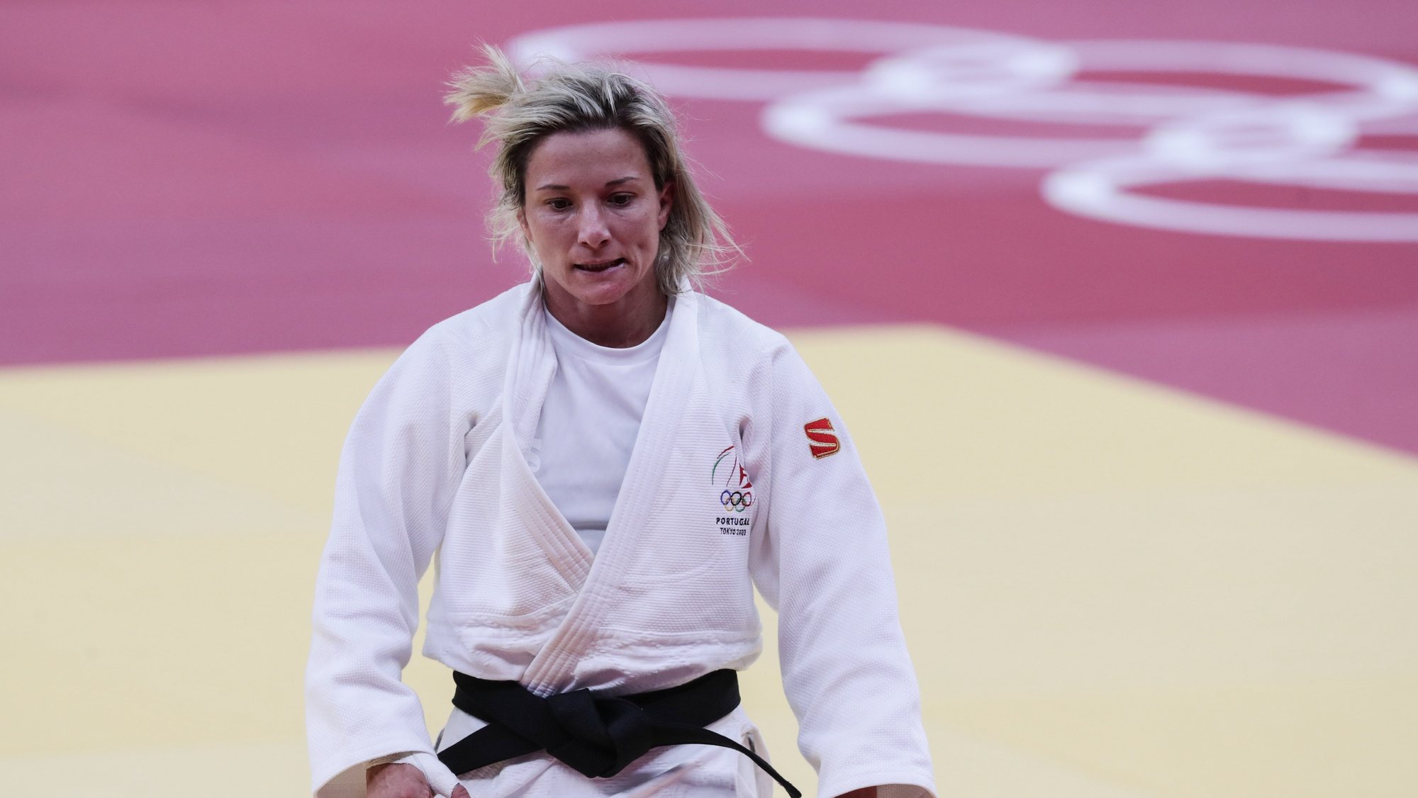 A judoca portuguesa Telma Monteiro foi derrotada pela judoca polaca Julia Kowalczyk, depois de mais de 5 minutos no golden score e falhou os quartos de final dos Jogos Olimpicos de Tóquio 2020, no Budokan em Tóquio, 26 de julho de 2021. TIAGO PETINGA/LUSA