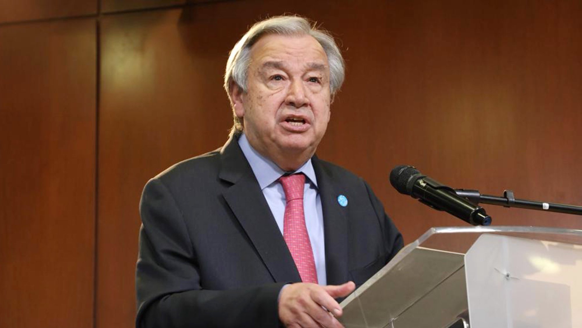 epa09600923 A handout photo made available by the Special Jurisdiction for Peace (JEP) shows the Secretary General of the United Nations (UN), Antonio Guterres, during the commemoration of the five years of the signing of the final peace agreement between the Colombian Government and the former FARC guerrilla, at the headquarters of the JEP in Bogota, Colombia, 24 November 2021.  EPA/JEP HANDOUT  HANDOUT EDITORIAL USE ONLY/NO SALES