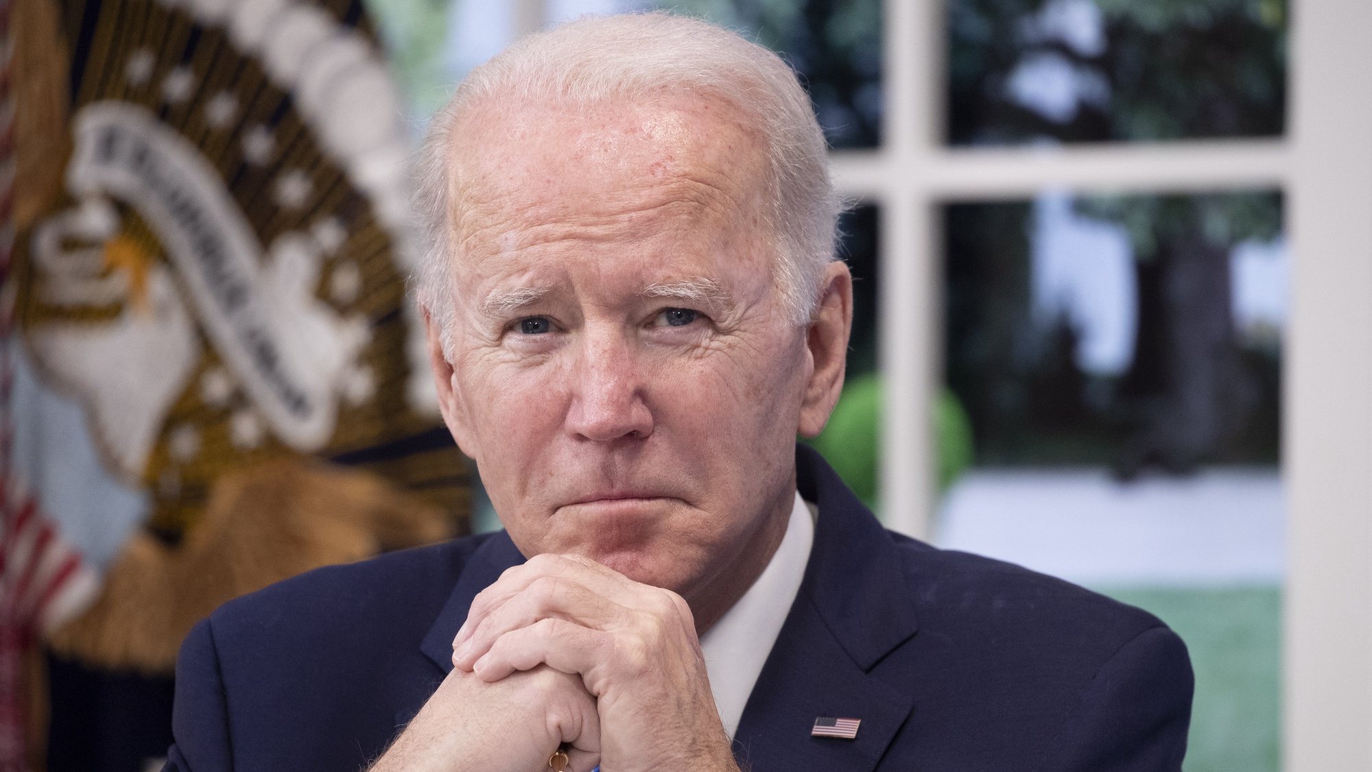 O presidente dos EUA, Joe Biden participa numa videoconferência para debater sobre a pandemia de Covid-19 no país