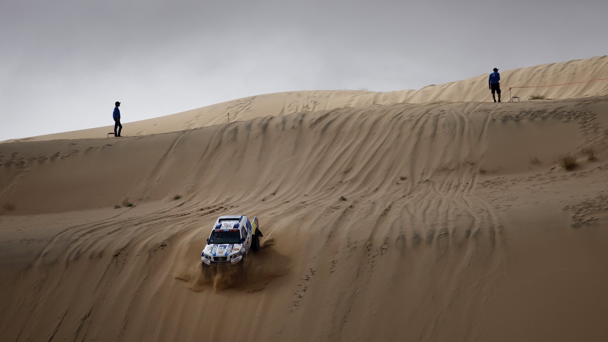 epa09662796 German driver Daniel Schroder in action during stage 1A of the Rally Dakar 2022 between Ha&#039;il and Jeddah, Saudi Arabia, 01 January 2022.  EPA/YOAN VALAT