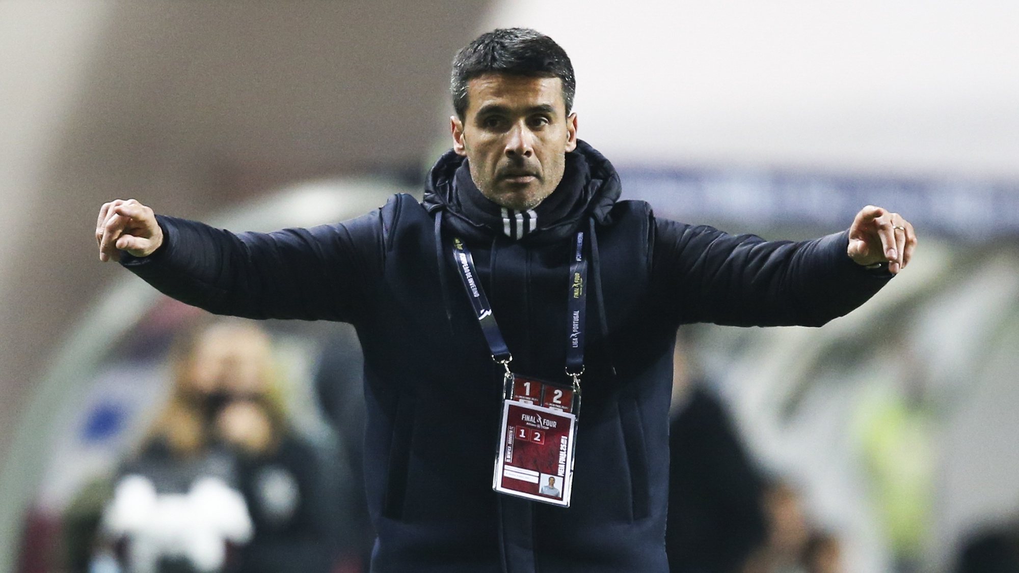 O treinador do Sport Lisboa e Benfica Nelson Verissimo reage durante o jogo da semifinal da Taça da Liga contra o Boavista