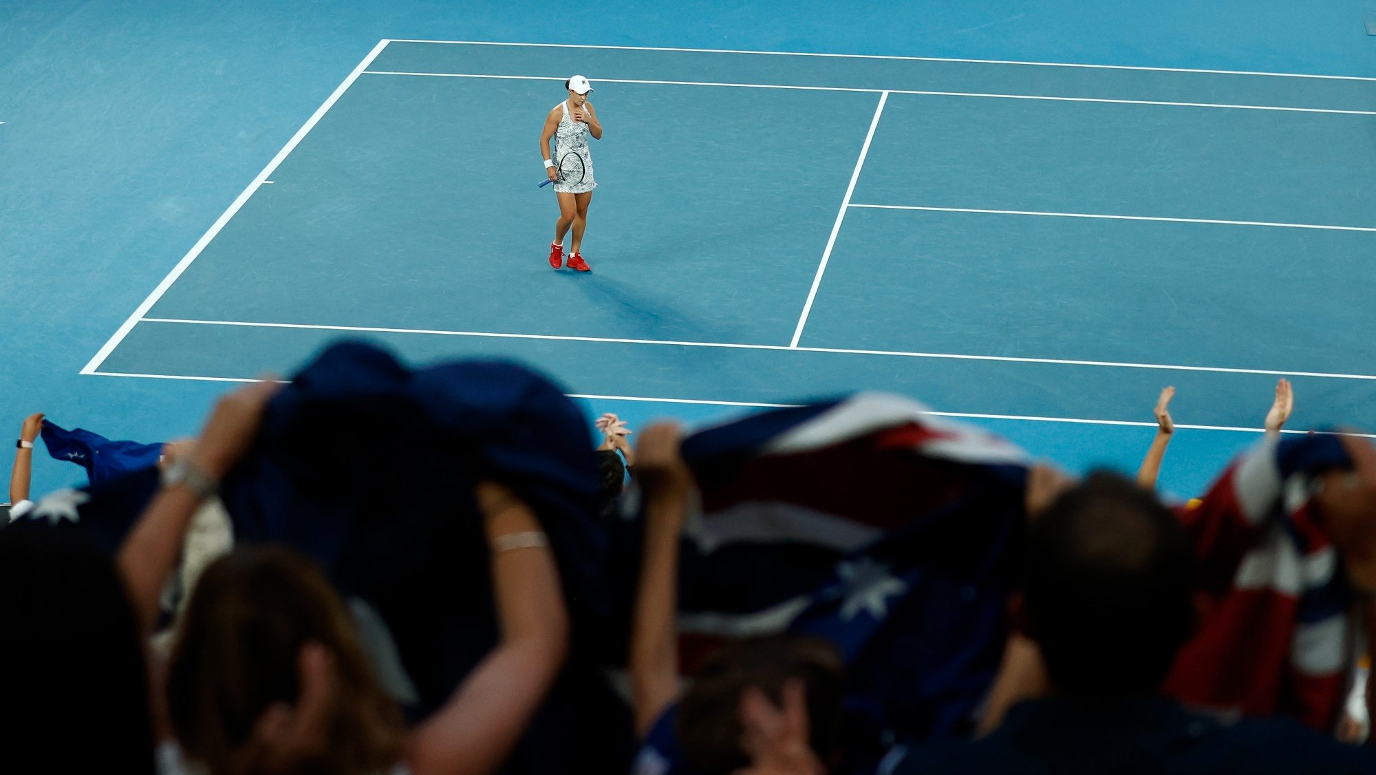 Rod Laver encheu para a festa da consagração de Ashleigh Barty, que juntou o Open da Austrália a Roland Garros (2019) e Wimbledon (2021)