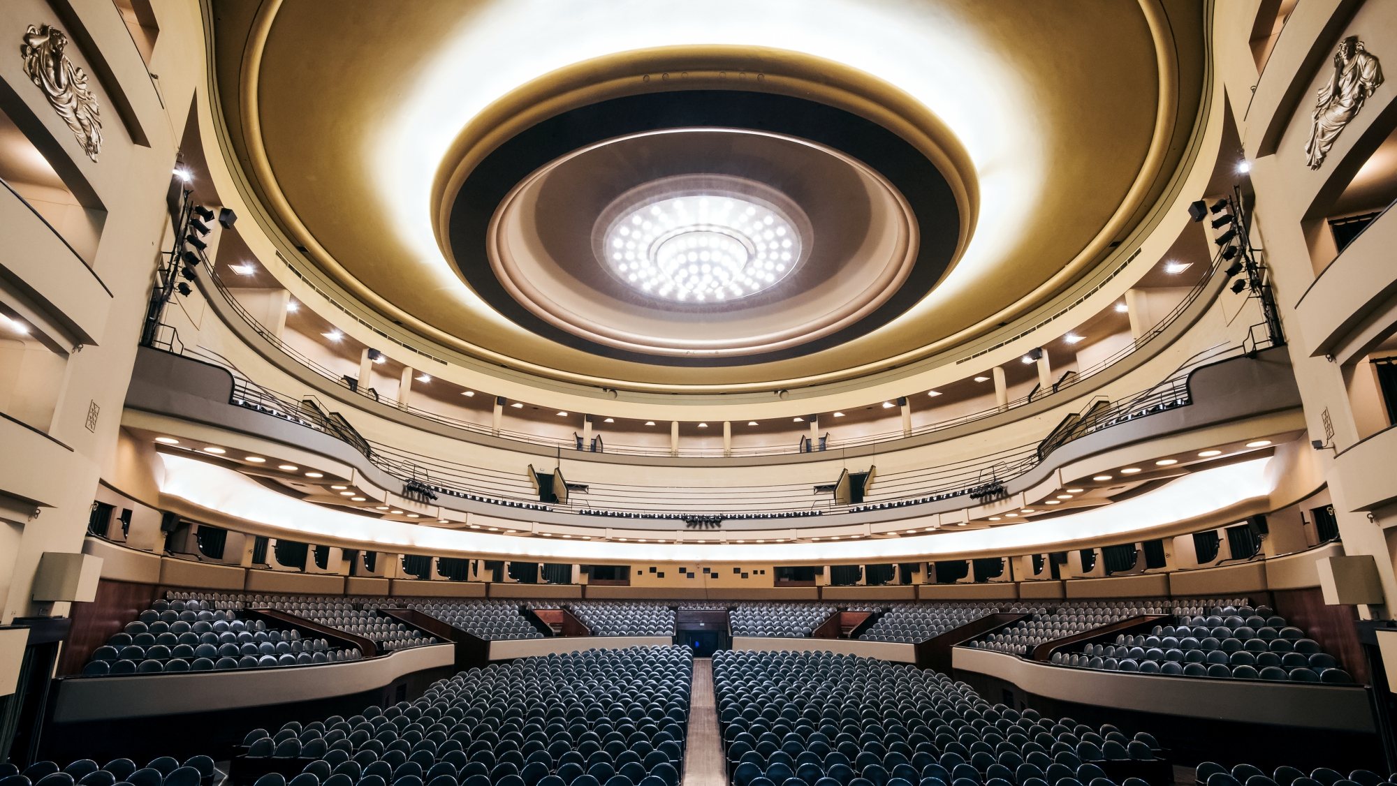 A partir do dia 5 de junho, uma das salas menos conhecidas do Coliseu do Porto vai ser palco de concertos aos domingos à tarde