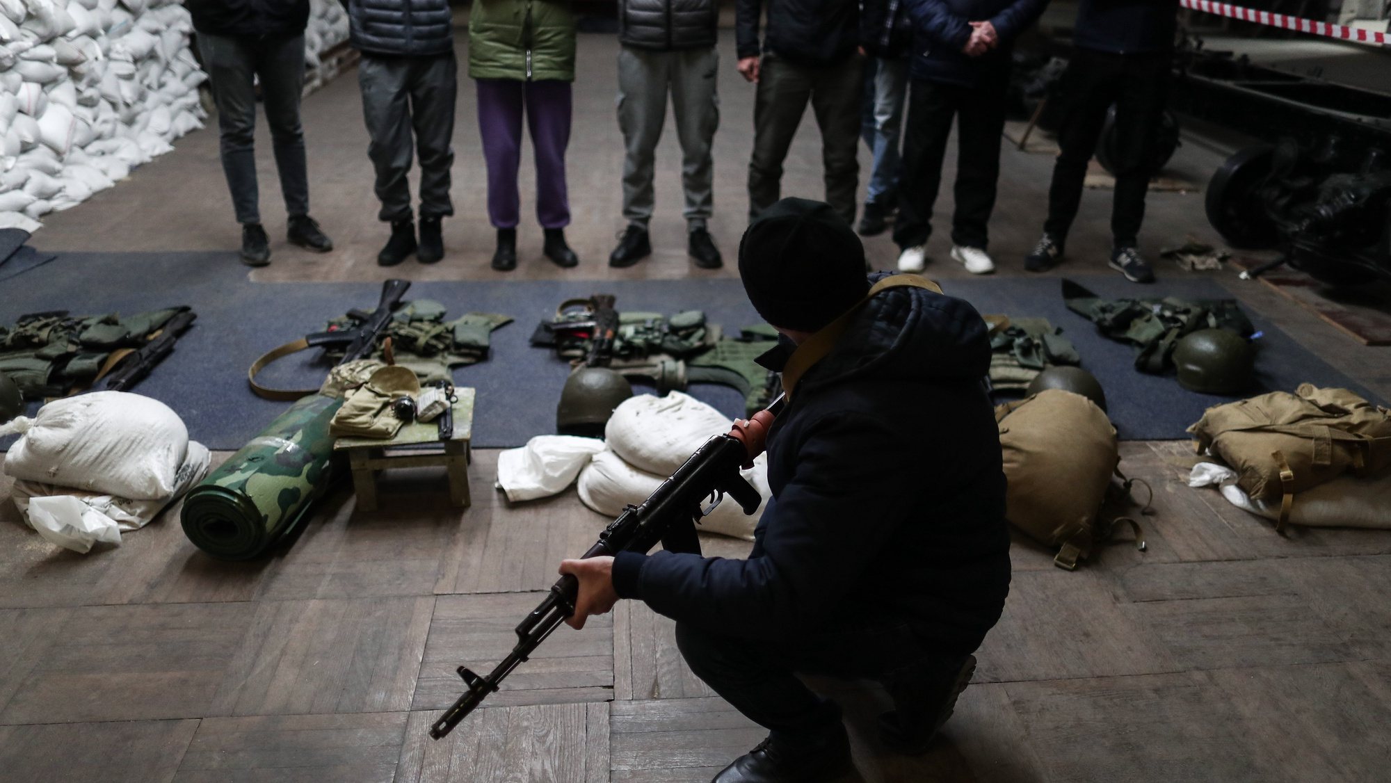 epa09840904 Locals of Odessa learn war tactics and how to handle weapons, in south Ukrainian city of Odesa, in Ukraine, 21 March 2022. Russian troops entered Ukraine on 24 February prompting the country&#039;s president to declare martial law and triggering a series of announcements by Western countries to impose severe economic sanctions on Russia.  EPA/SEDAT SUNA