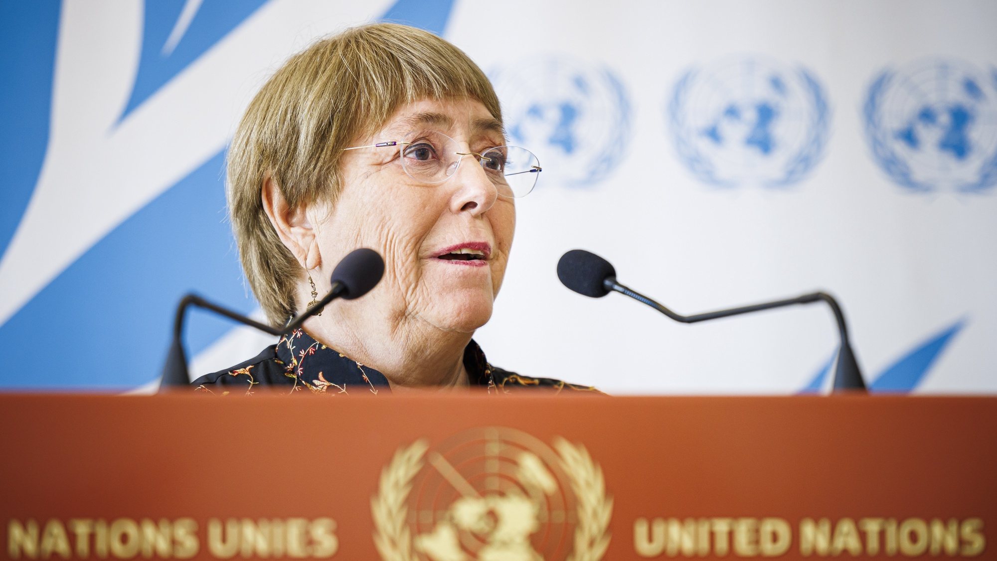 epa10010641 United Nations High Commissioner for Human Rights Michelle Bachelet addresses a press conference after announcing she would not seek a second mandate, during the opening day of the 50th session of the Human Rights Council at the European headquarters of the United Nations in Geneva, Switzerland, 13 June 2022.  EPA/VALENTIN FLAURAUD