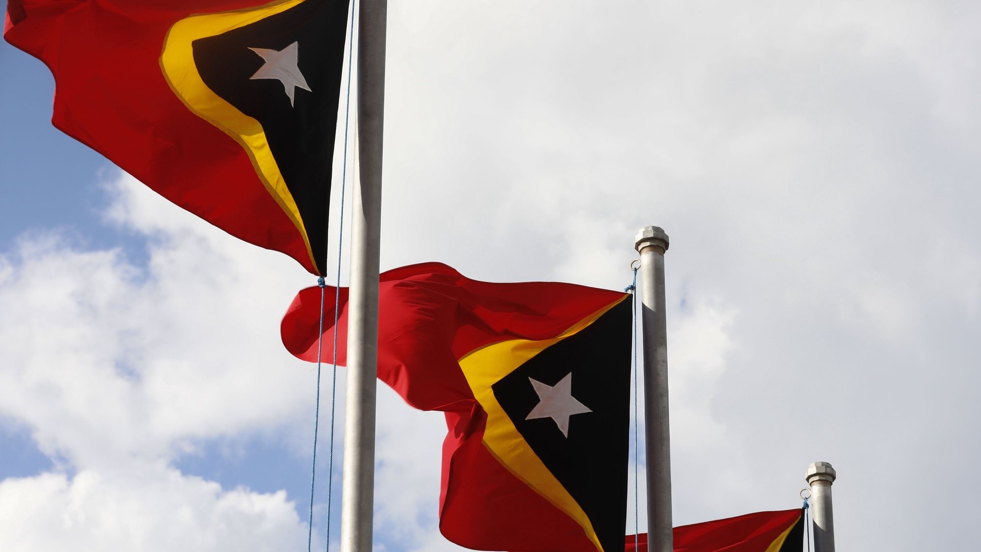 Bandeiras de Timor em Dili, Timor-Leste, 16 de maio de 2022.  ANTÓNIO COTRIM/LUSA