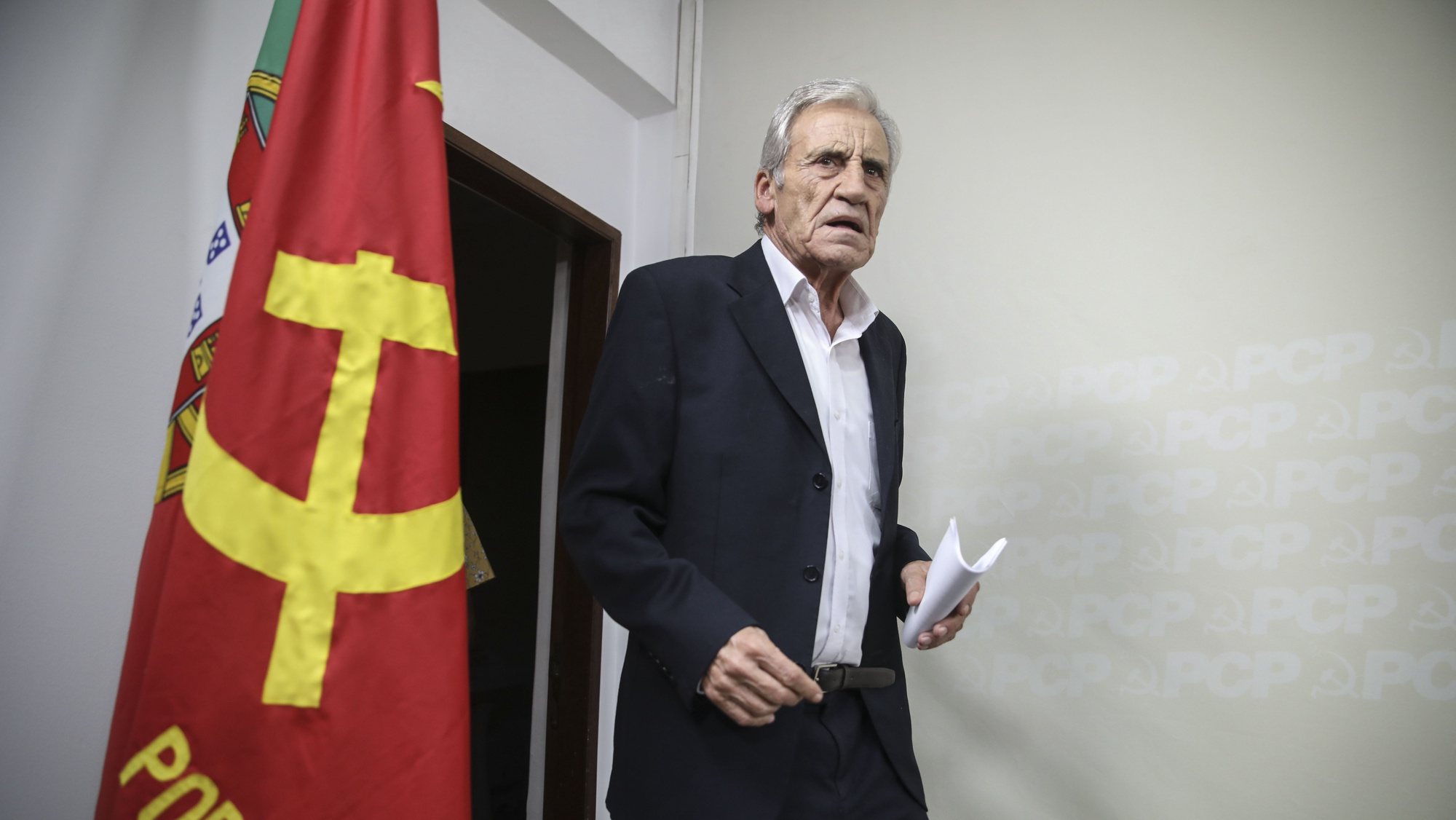 O secretário-geral do Partido Comunista Português (PCP), Jerónimo de Sousa, apresenta as principais conclusões após terminada a reunião do Comité Central em conferência de imprensa na sede do partido, 18 setembro 2022.  ANDRÉ KOSTERS/LUSA