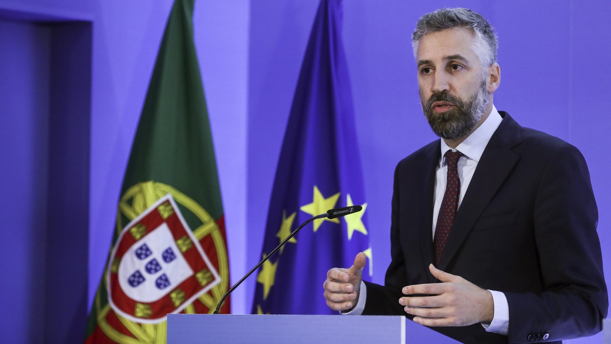 O ministro das Infraestruturas e da Habitação, Pedro Nuno Santos, participa no briefing da Reunião do Conselho de Ministros, em Algés, Lisboa, 03 de novembro de 2022. TIAGO PETINGA/LUSA