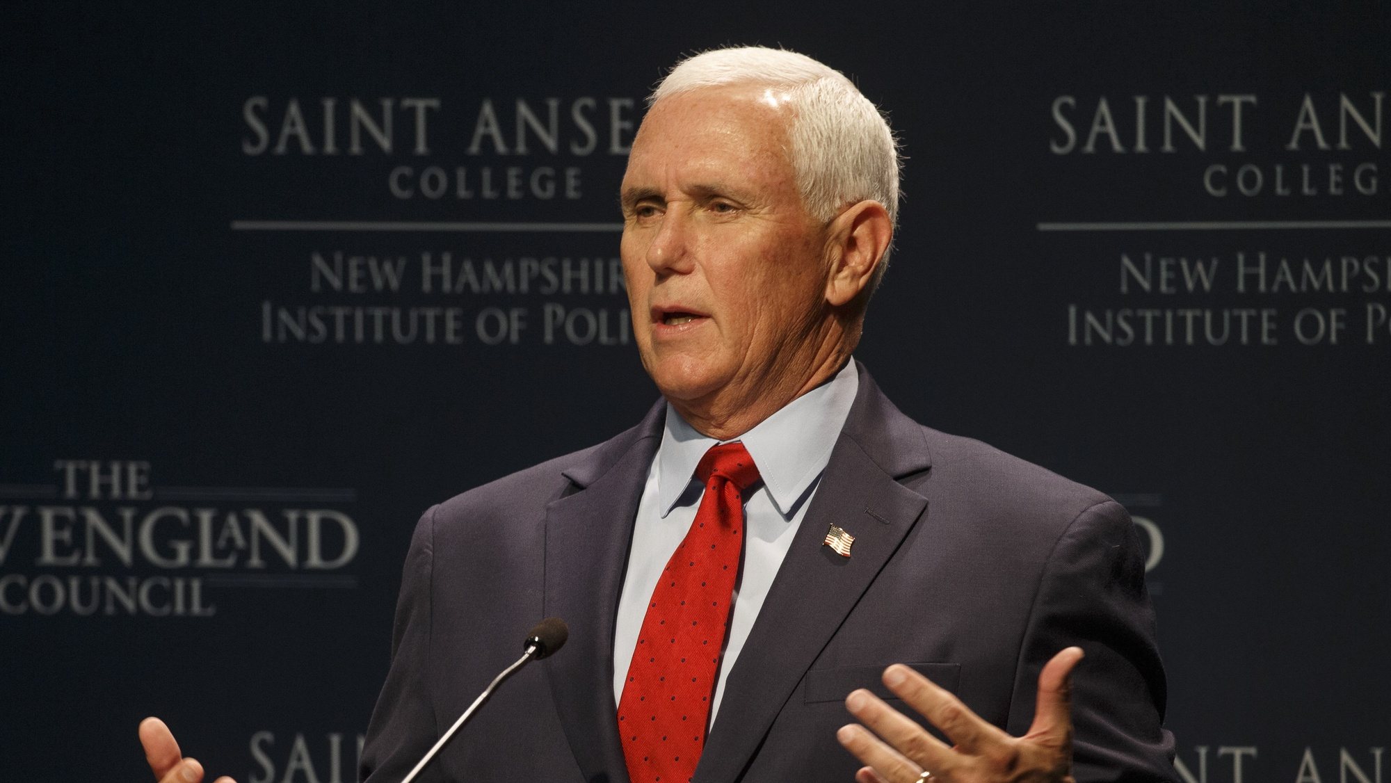 epa10125703 Former US Vice President Mike Pence addresses an audience during a visit to the &#039;Politics and Eggs,&#039; business gathering of the New Hampshire Institute of Politics, at St Anselm College in Manchester, New Hampshire, USA, 17 August 2022. Pence was on a one-day visit to the State of New Hampshire to campaign for local Republican candidates and address Republican voters ahead of the 2022 midterm elections.  EPA/CJ GUNTHER