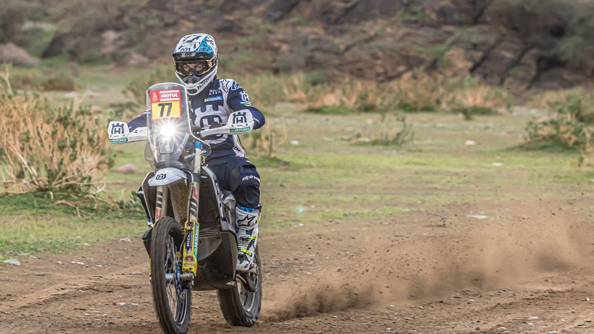 epa10386441 Argentinian driver Luciano Benavides in action during the second stage of the Dakar Rally 2023 from Sea Camp to Alula, Saudi Arabia, 02 January 2023.  EPA/ANDREW EATON