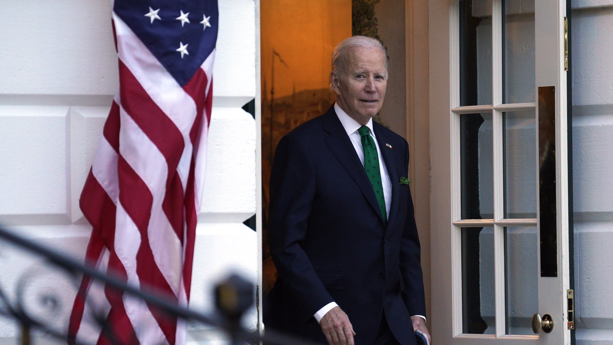 epa10529270 US President Joe Biden walks out of the White House before his departure for the weekend to Delaware, in Washington, DC, USA, 17 March 2023.  EPA/Yuri Gripas / POOL