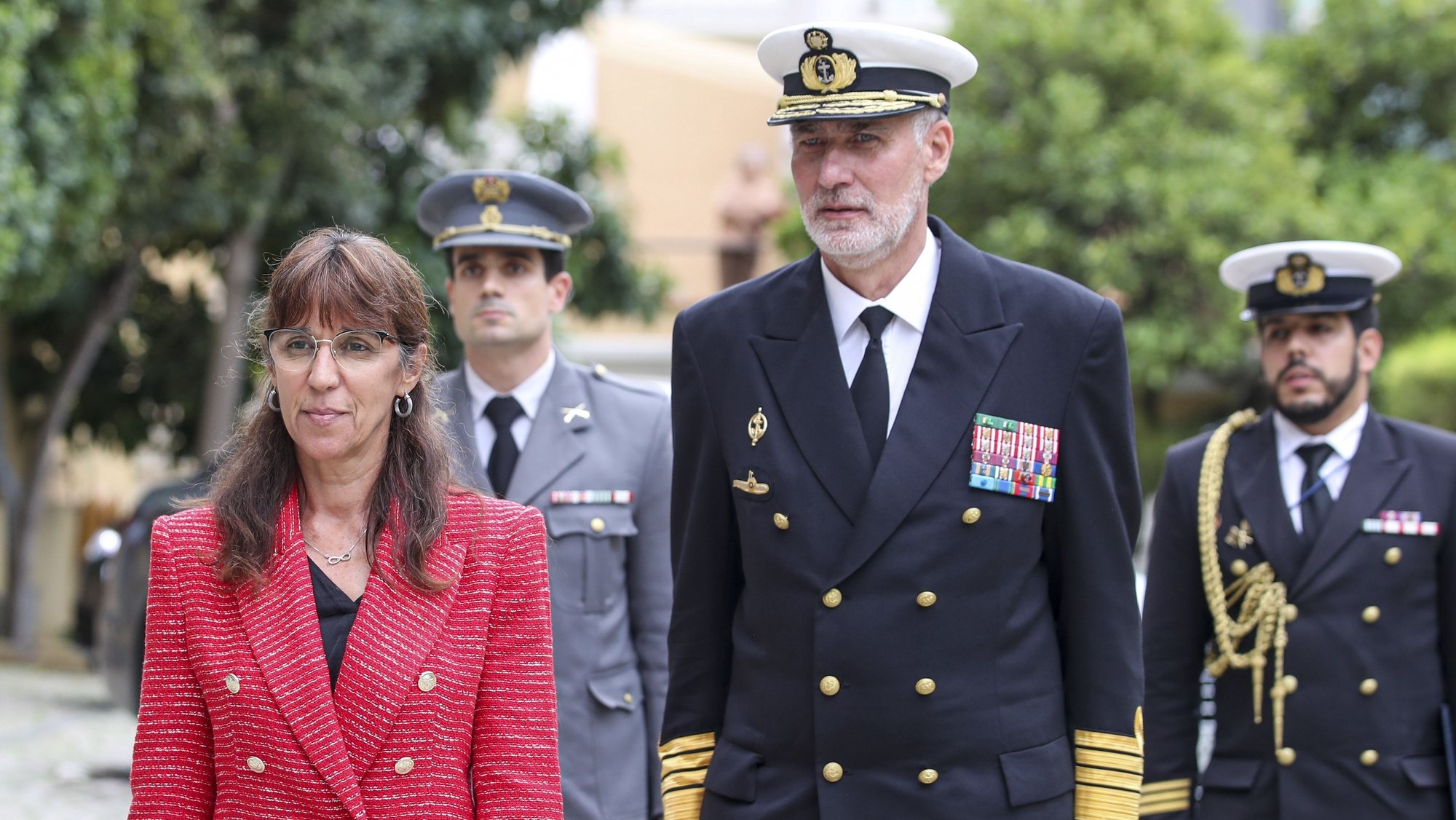 A ministra da Defesa Nacional, Helena Carreiras, acompanhada pelo Chefe do Estado Maior da Armada (CEMA), Almirante Henrique Gouveia e Melo (D) durante a sessão de inauguração do 1.º Centro de Excelência da NATO em Portugal, Lisboa, 20 de outubro de 2021. ANTÓNIO COTRIM/LUSA