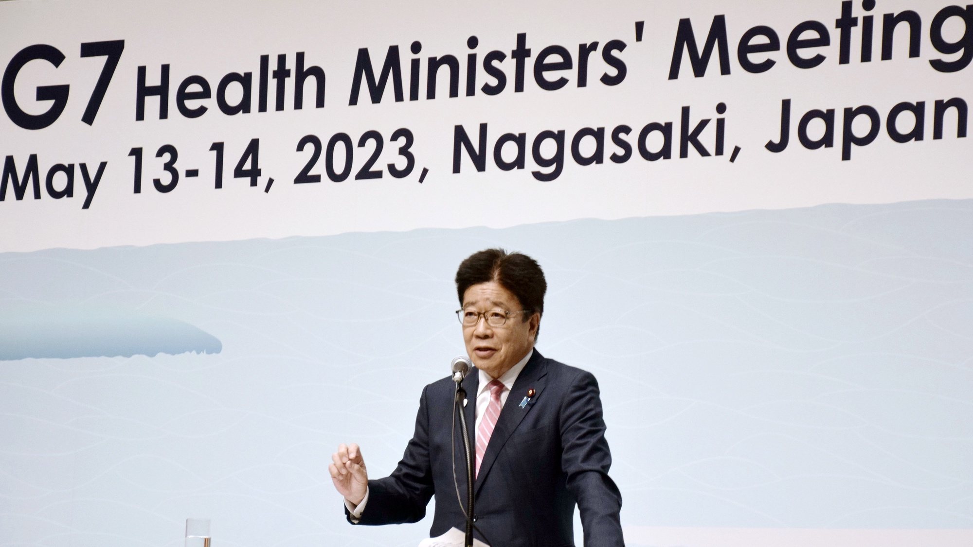 epa10626611 Katsunobu Kato, Japanese Minister of Health, Labour, and Welfare, addresses a press conference during the G7 Health Ministers&#039; Meeting in Nagasaki, southwestern Japan, 14 May 2022.  EPA/JIJI PRESS JAPAN OUT / EDITORIAL USE ONLY  EDITORIAL USE ONLY