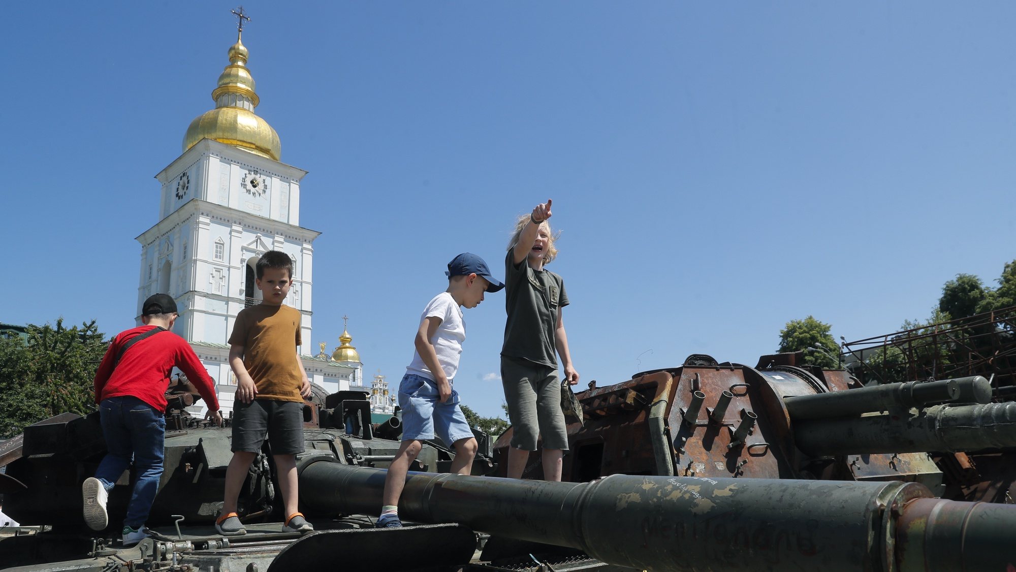 Live / 150 children illegally removed from Lugansk, accuse Ukraine