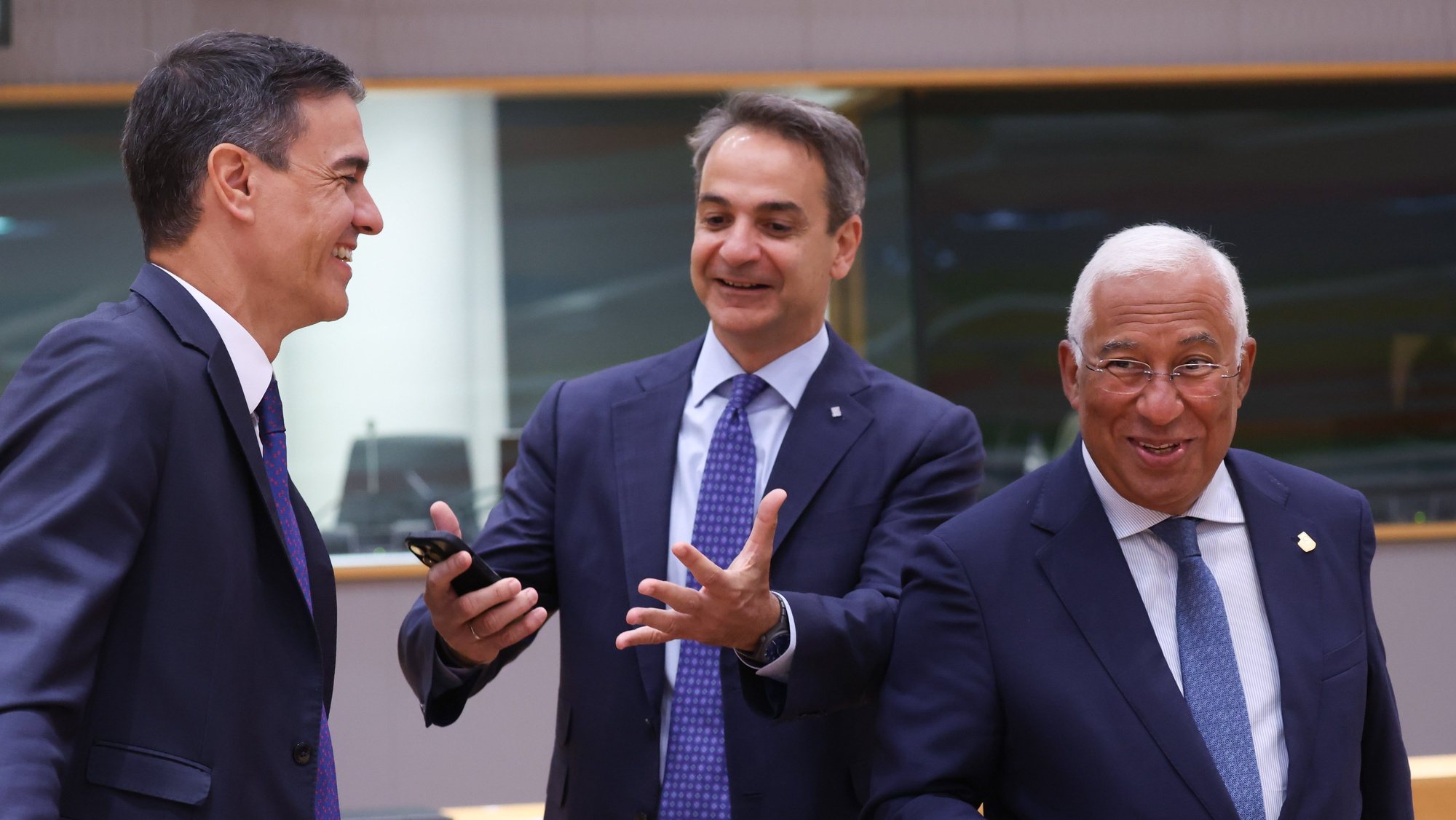 epa10718714 (L-R) Spain&#039;s Prime minister Pedro Sanchez, Greece&#039;s Prime Minister Kyriakos Mitsotakis and Portugal&#039;s Prime Minister Antonio Costa at the second day of a European Council in Brussels, Belgium, 30 June 2023. EU leaders are gathering in Brussels for a two-day summit to discuss the latest developments in relation to Russia&#039;s invasion of Ukraine and continued EU support for Ukraine as well as the block&#039;s economy, security, migration and external relations, among other topics.  EPA/OLIVIER HOSLET