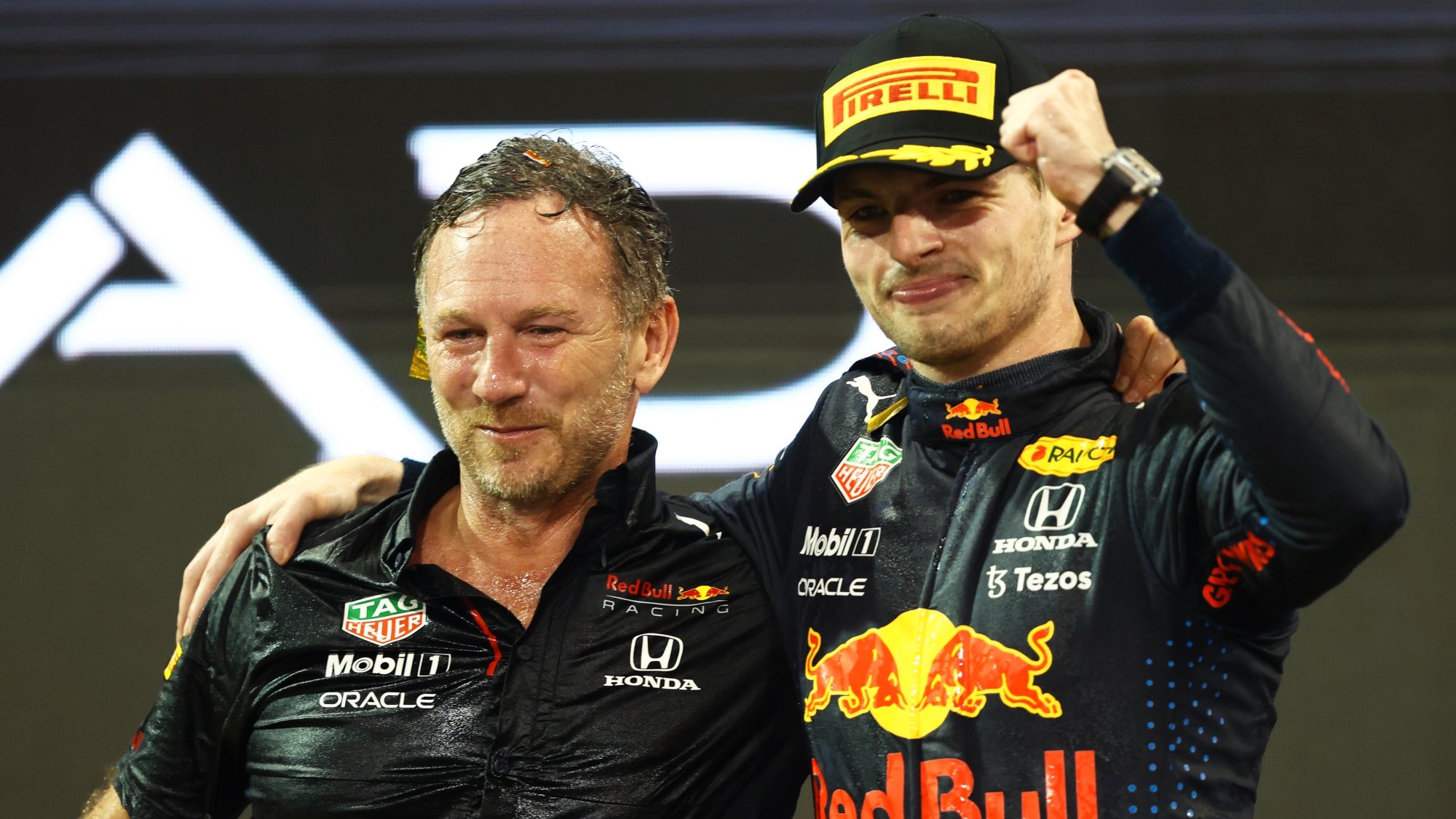 Max Verstappen e Chris Horner fizeram a festa no final e nem mesmo o título dos construtores para a Mercedes afetou o momento