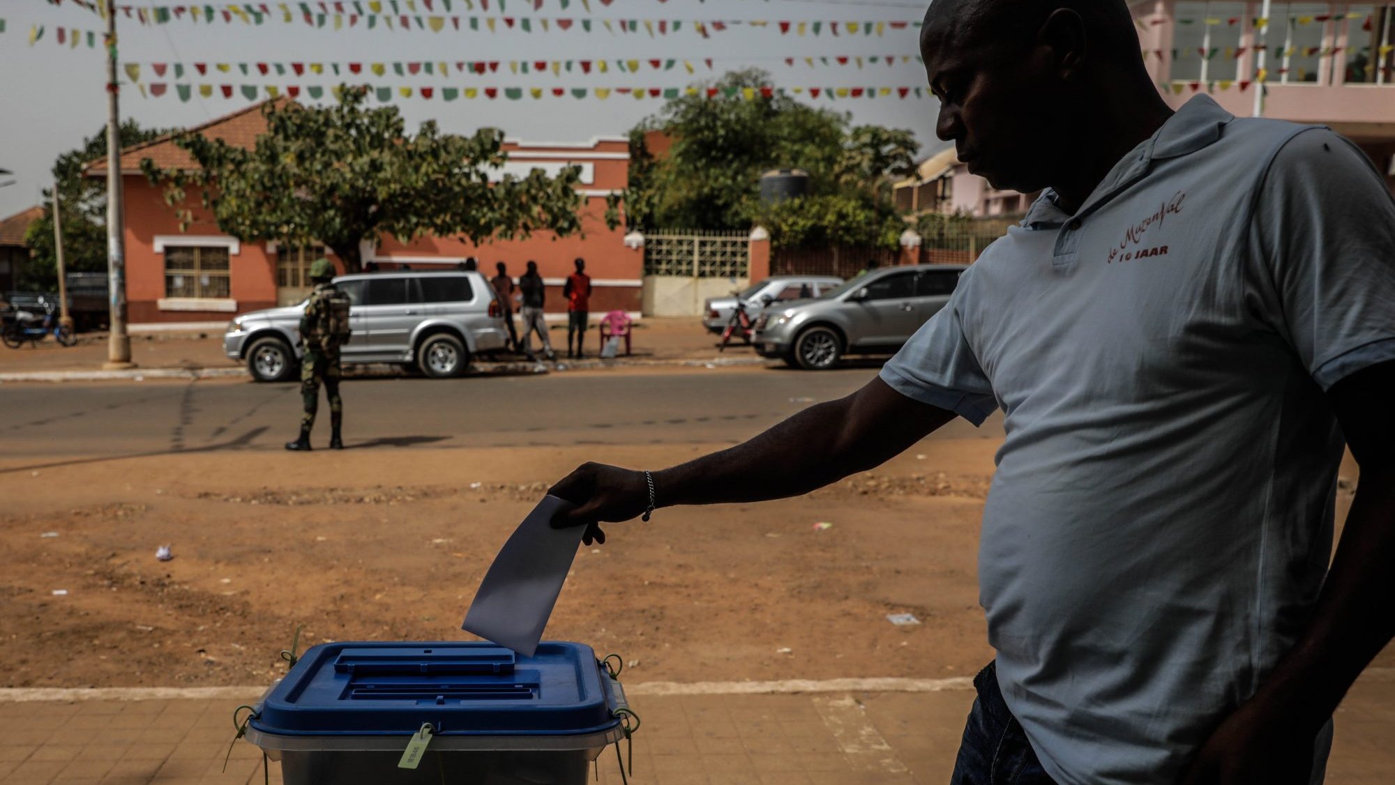 Nas eleições legislativas de 2019, Portugal prestou um apoio financeiro de 100.000 euros a Guiné-Bissau