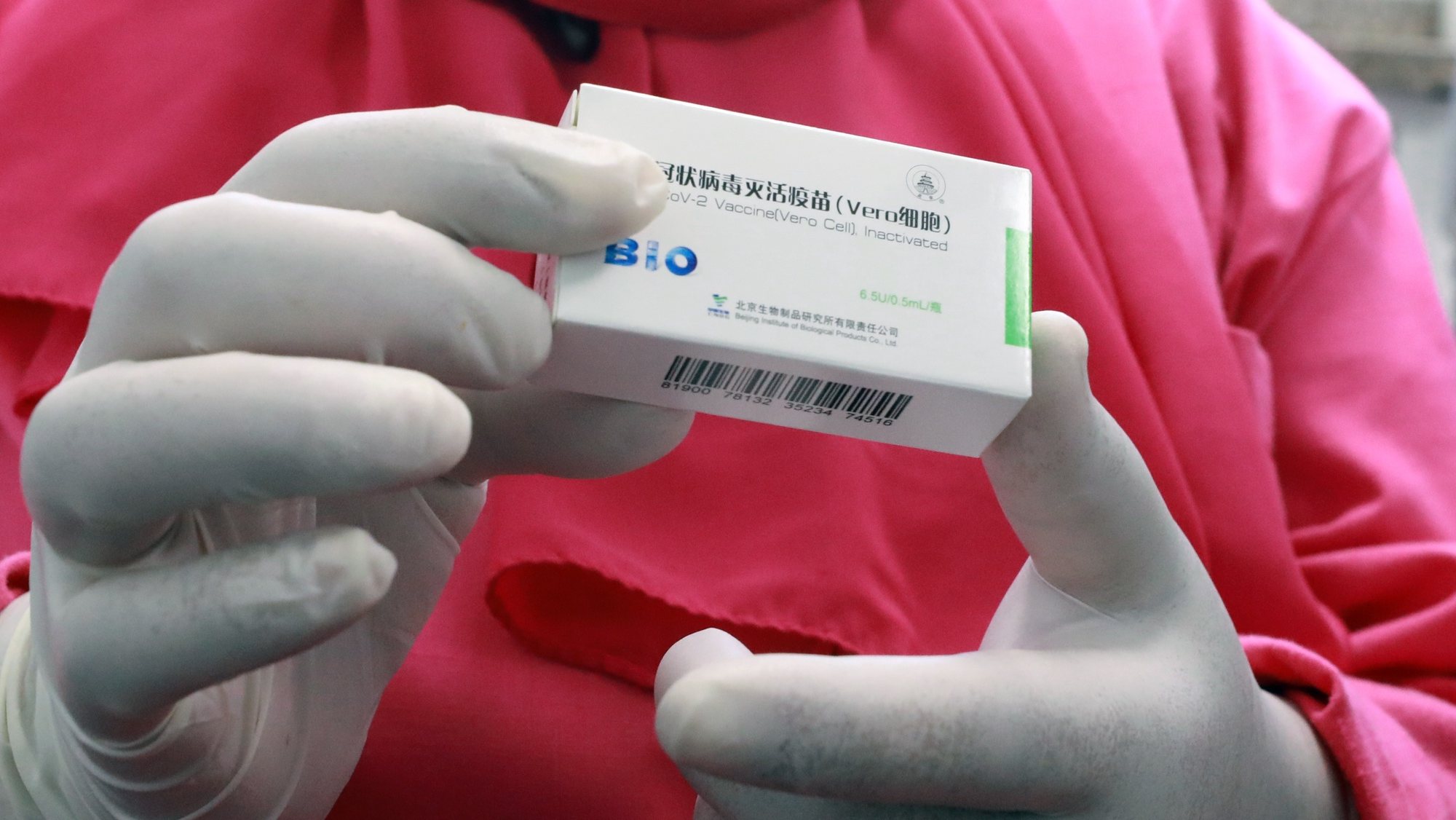 epa09256994 A nurse holds a box of the Chinese Sinopharm vaccine against COVID-19 at a vaccination center in Cairo, Egypt, 09 June 2021. The Sinopharm vaccine was listed by the World Health Organisation (WHO) on 07 May 2021 for emergency use, giving the &#039;green light for this vaccine to be rolled out globally&#039; as they said on their website.  EPA/KHALED ELFIQI