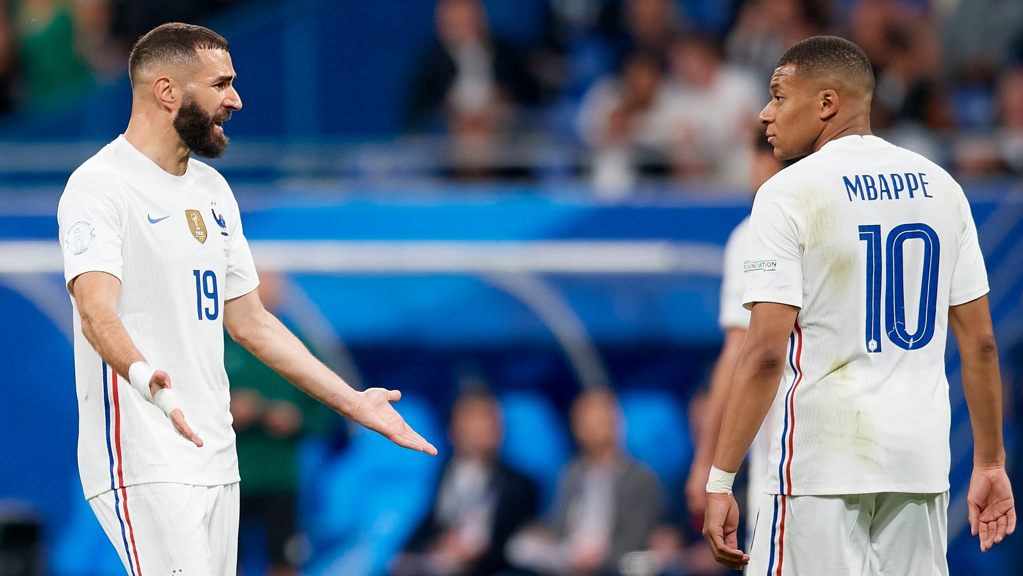 Karim Benzema e Kylian Mbappé foram titulares no ataque mas França ficou pela primeira vez em branco nesta Liga das Nações