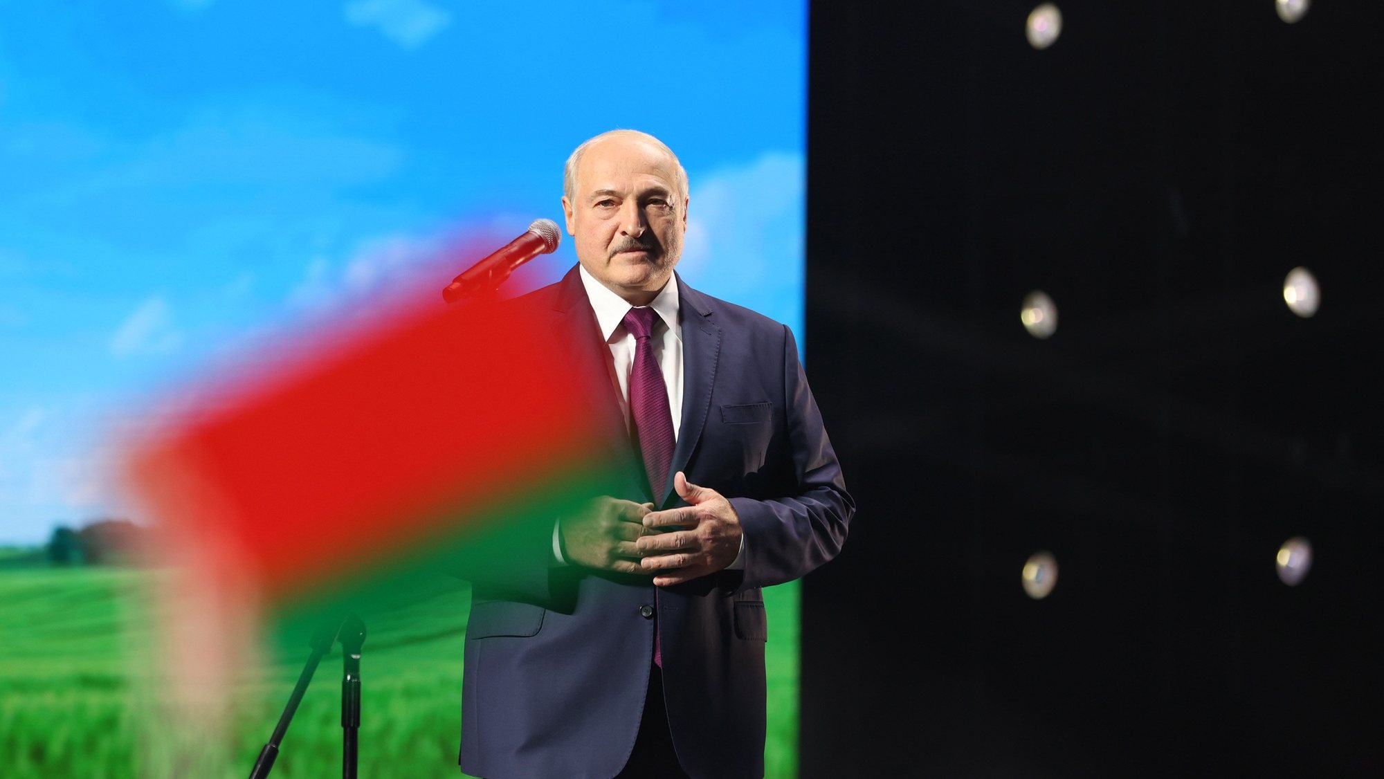 epa08677895 Belarus President Alexander Lukashenko (C) speaks during the forum of Union of Women in Minsk, Belarus, 17 September 2020 (issued 18 September 2020). According to reports, Belarusian President Alexander Lukashenko announced on 17 September 2020, closing Belarusian borders with Poland and Lithuania, after he said that ongoing opposition protest are led by Western countries, European Union and United States.  EPA/ANDREI STASEVICH / BELTA POOL MANDATORY CREDIT