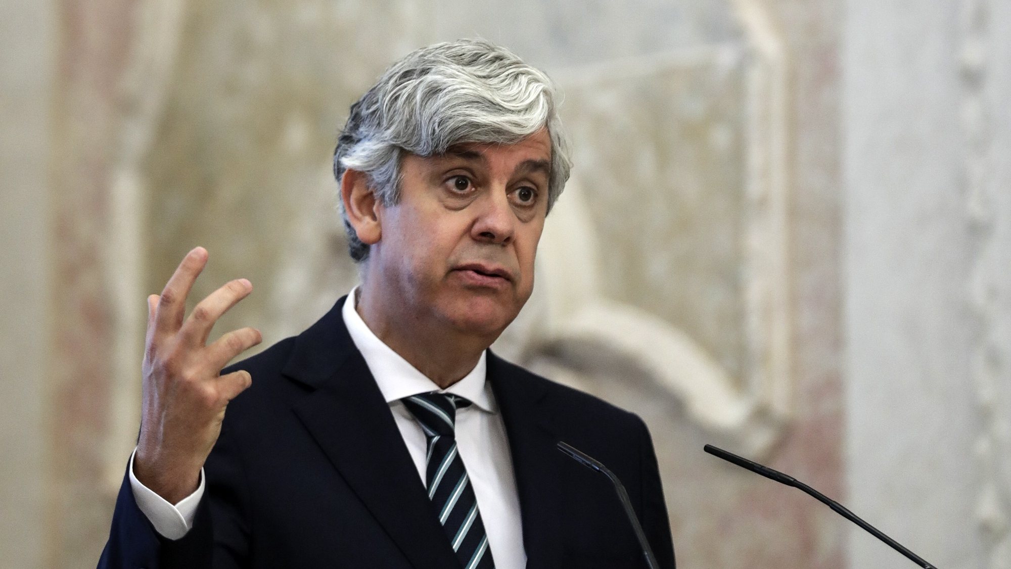 O governador do Banco de Portugal, Mário Centeno, apresenta o Boletim Económico de junho atualiza as projeções para economia portuguesa até 2024, em Lisboa, 15 de junho de 2022. TIAGO PETINGA/LUSA