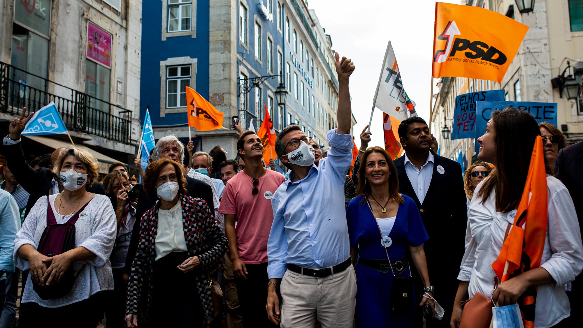 Manuela Ferreira Leite desfilou nas ruas de Lisboa ao lado de Carlos Moedas na campanha das autárquicas 2021