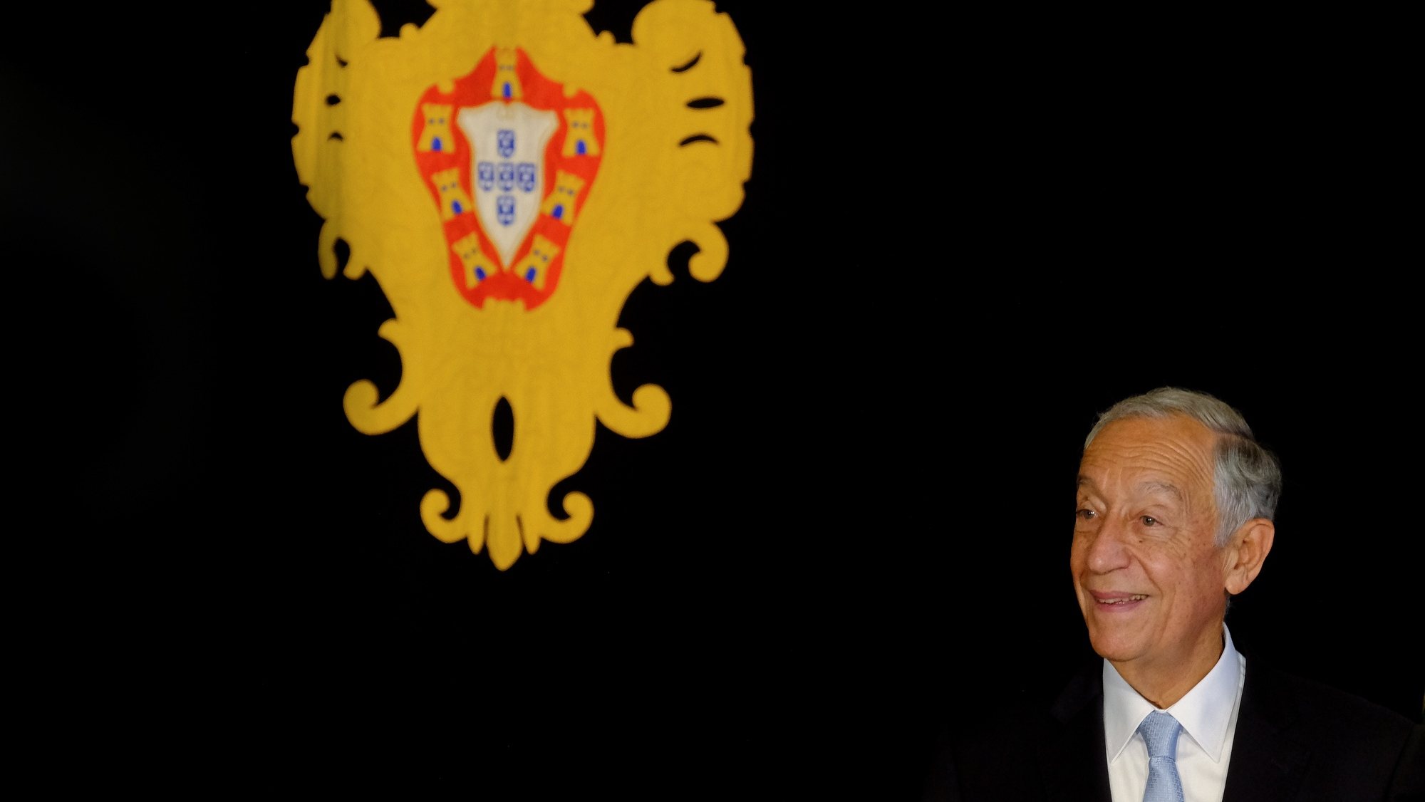 epa09755914 Portugal&#039;s President Marcelo Rebelo de Sousa attends a press conference after a meeting with Slovenia&#039;s President Pahor at Belem Palace, in Lisbon, Portugal, 14 February 2022. Pahor is on a two-day official visit to Portugal.  EPA/MARIO CRUZ
