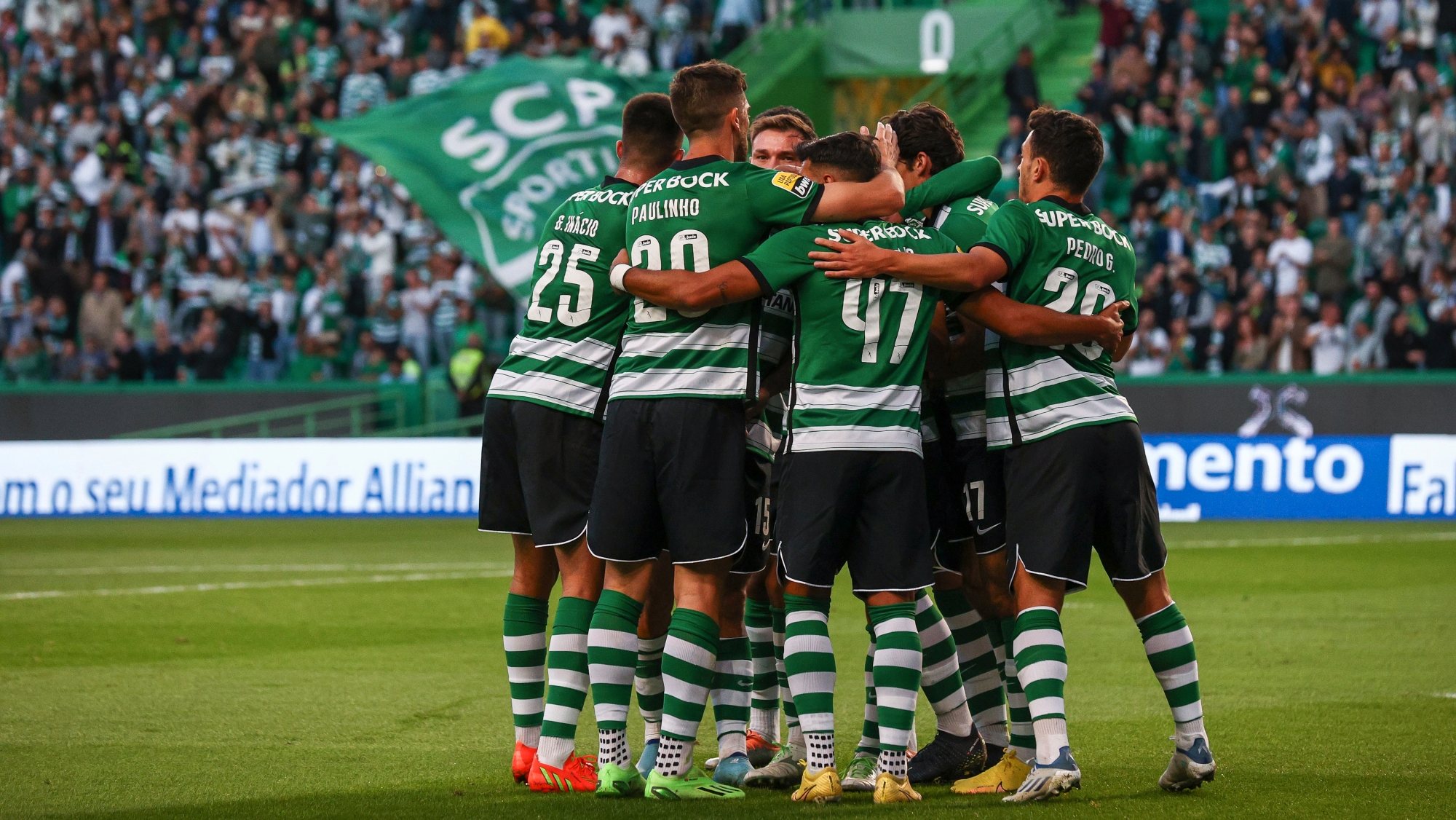 Sporting ganhou vantagem na metade inicial da primeira parte e conseguiu gerir o jogo até ao regresso aos triunfos no Campeonato