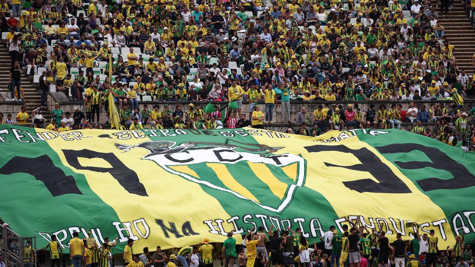 epa09966623 CD Tondela&#039;s supporters cheer before the Portugal Cup final soccer match between FC Porto and CD Tondela at Jamor National stadium in Oeiras, outskirts of Lisbon, Portugal, 22 May 2022.  EPA/RODRIGO ANTUNES