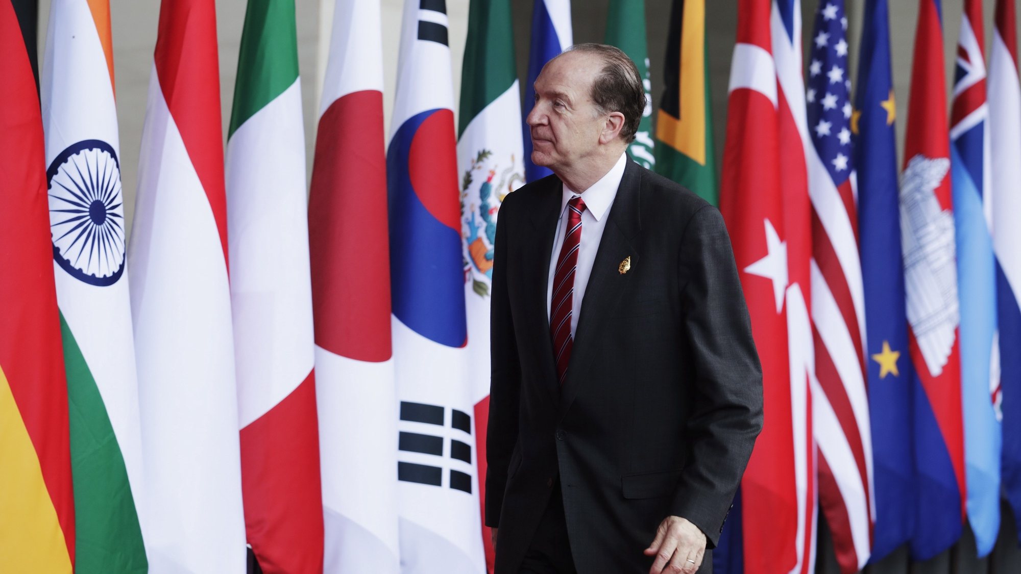 epa10306307 World Bank Group (WBG) President David Malpass arrives for the G20 Leaders Summit in Bali, Indonesia, 15 November 2022. The 17th Group of Twenty (G20) Heads of State and Government Summit runs from 15 to 16 November 2022.  EPA/MAST IRHAM / POOL