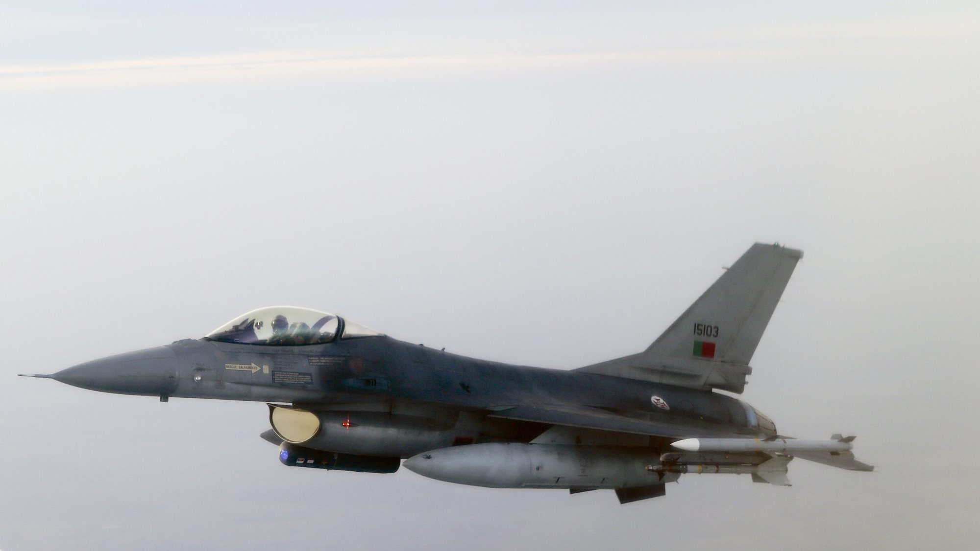 Caça F16 na missão do Baltic Air Policing