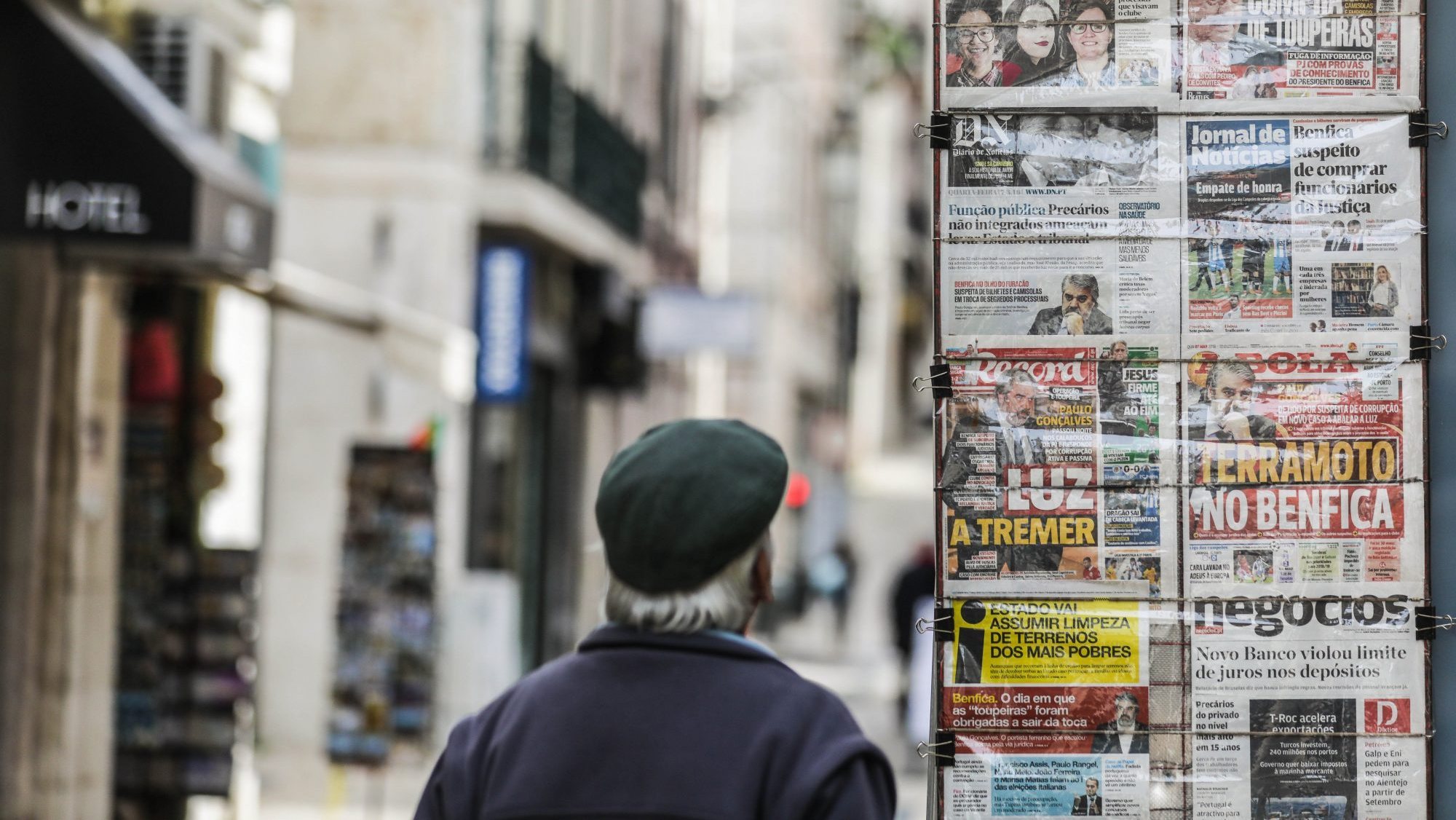 Vários jornais portugueses aumentaram o preço devido aos custos de produção.