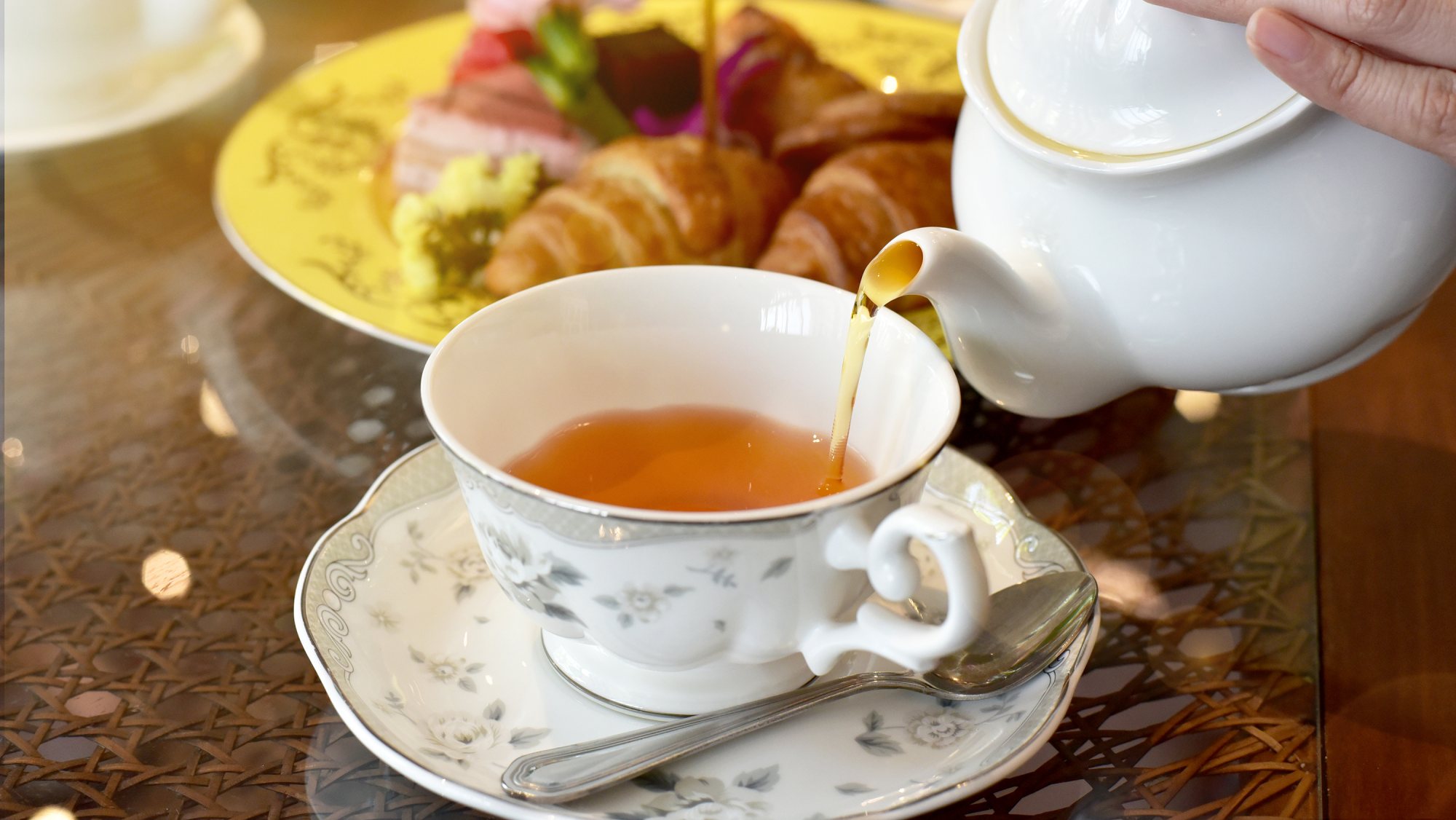 Em geral, o chá contém substâncias úteis conhecidas por reduzir a inflamação
