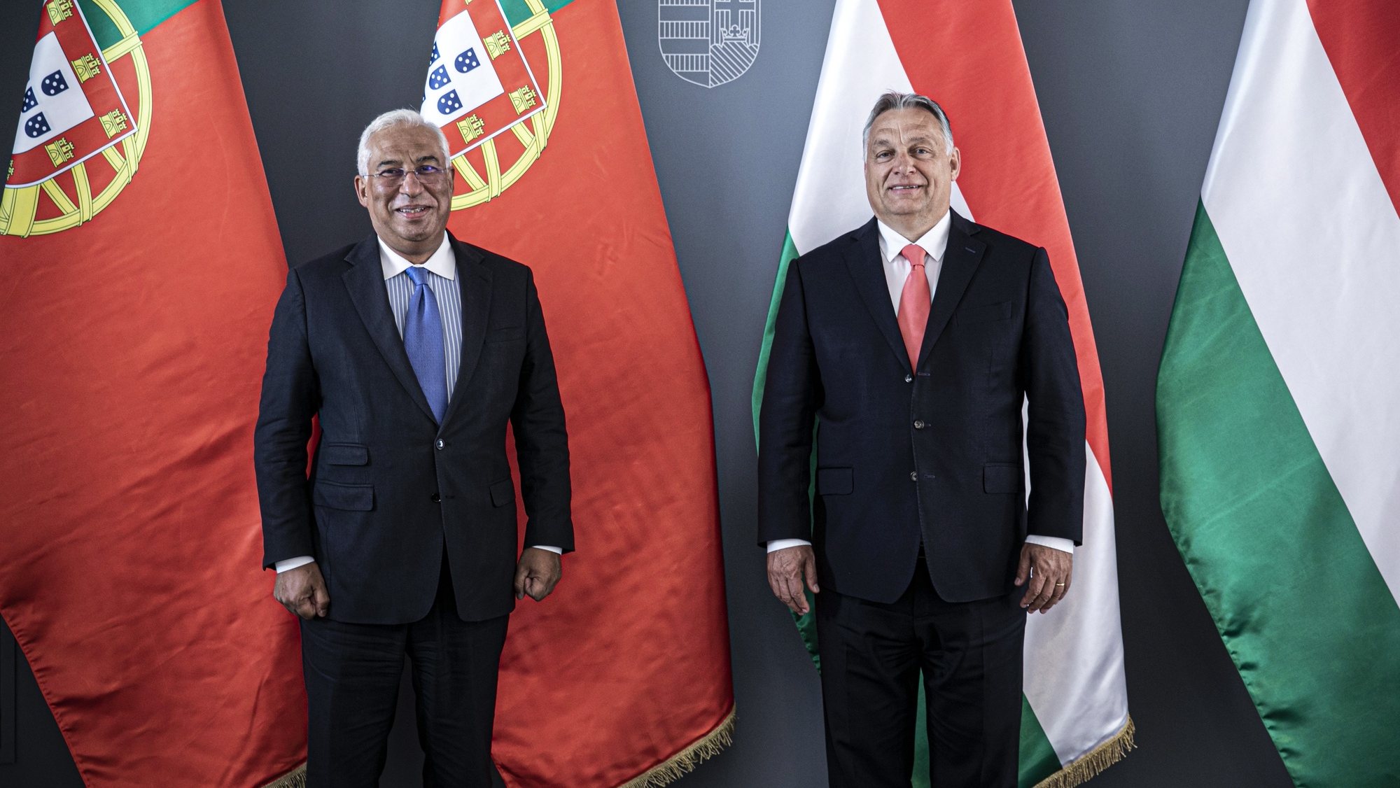 epa08545305 A handout photo made available by the Hungarian Prime Minister&#039;s Press Office shows Hungarian Prime Minister Viktor Orban (R) and his Portuguese counterpart Antonio Costa (L) posing during their meeting in Orban&#039;s office in Budapest, Hungary, 14 July 2020.  EPA/ZOLTAN FISCHER / HANDOUT  HANDOUT EDITORIAL USE ONLY/NO SALES