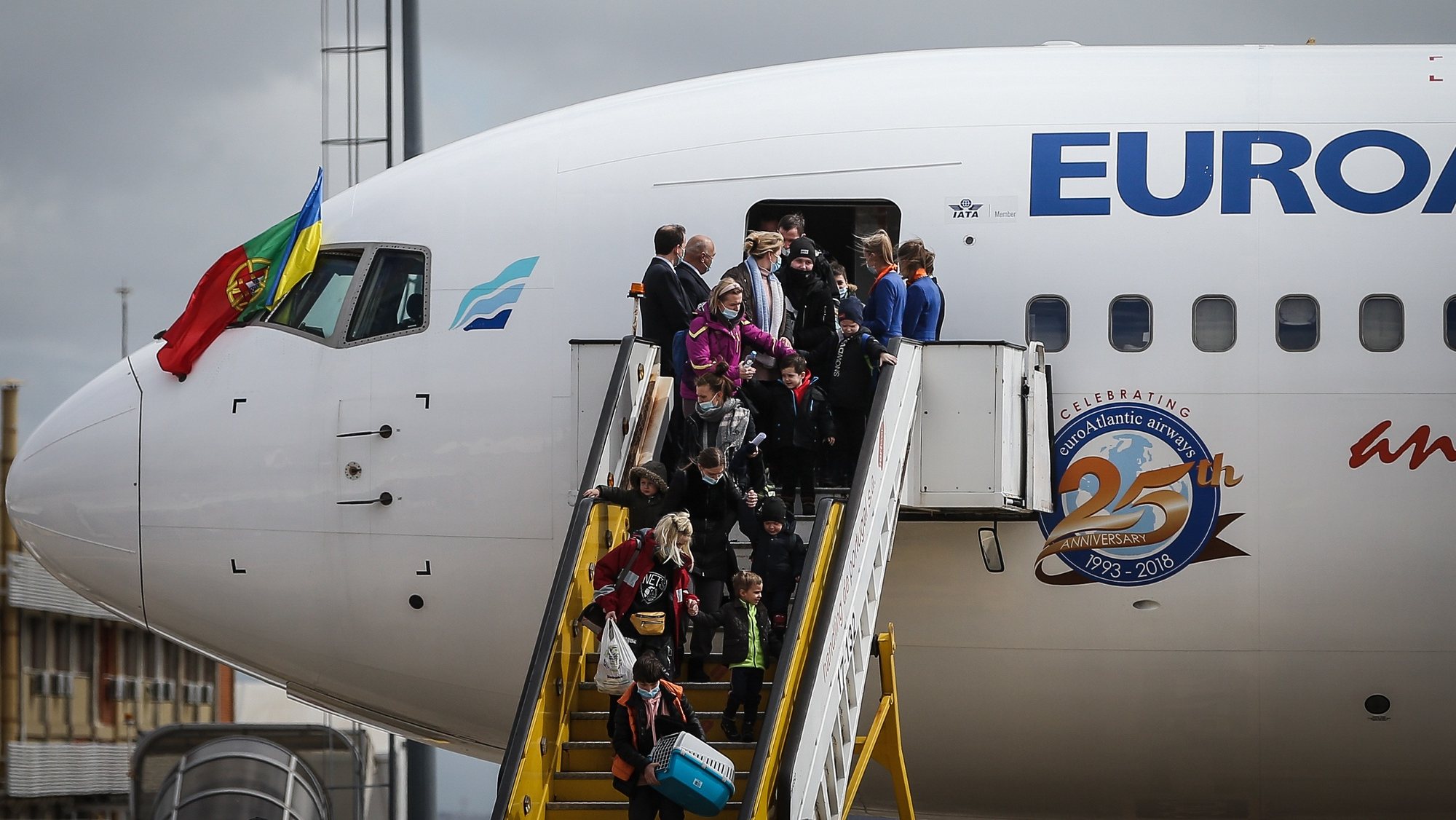 Refugiados Ucranianos à chegada a Portugal, no Aeroporto de Figo Maduro em Lisboa, 10 de março de 2022. RODRIGO ANTUNES/LUSA