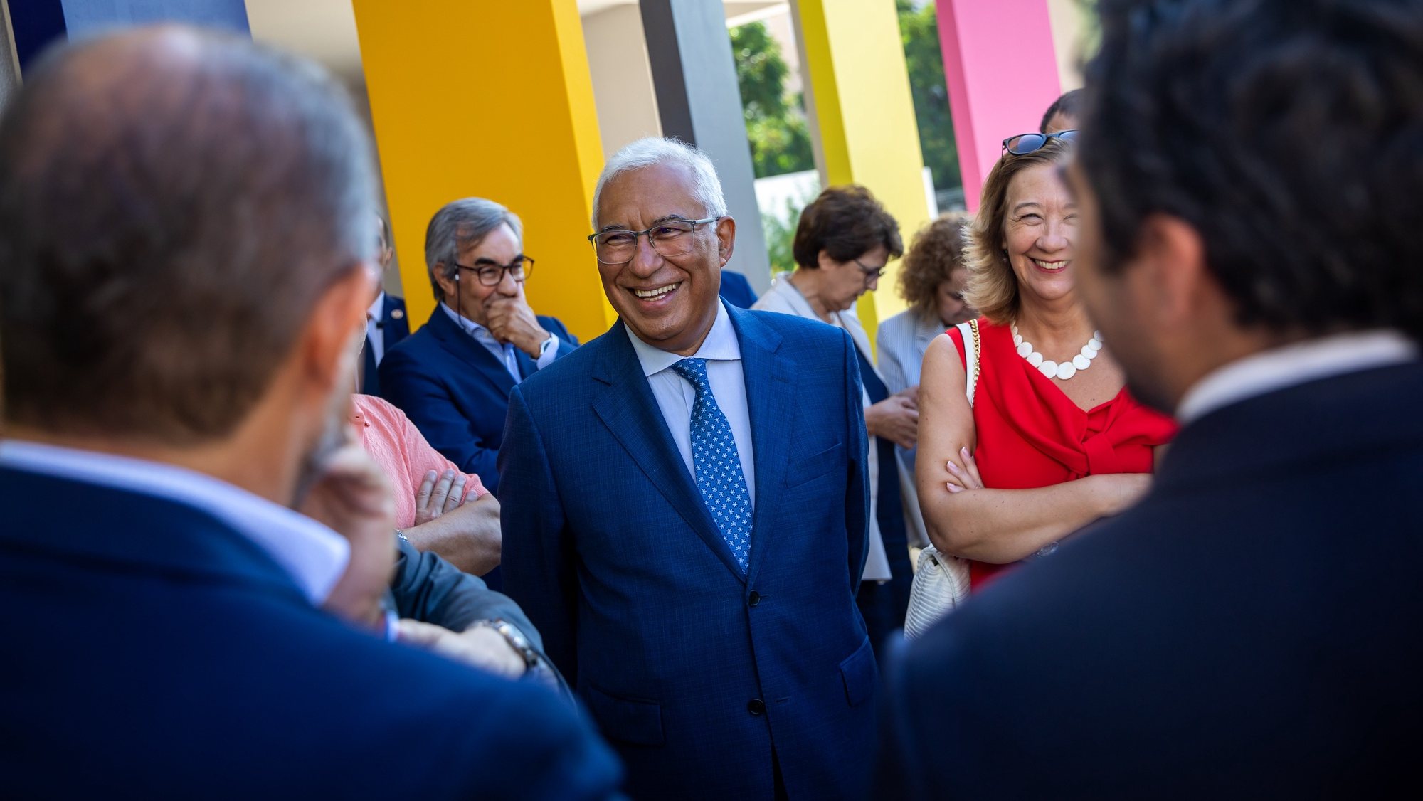 O primeiro-ministro, António Costa (C), durante uma visita à Creche Luís Madureira, na Amadora, 12 de agosto de 2022. JOSÉ SENA GOULÃO/LUSA