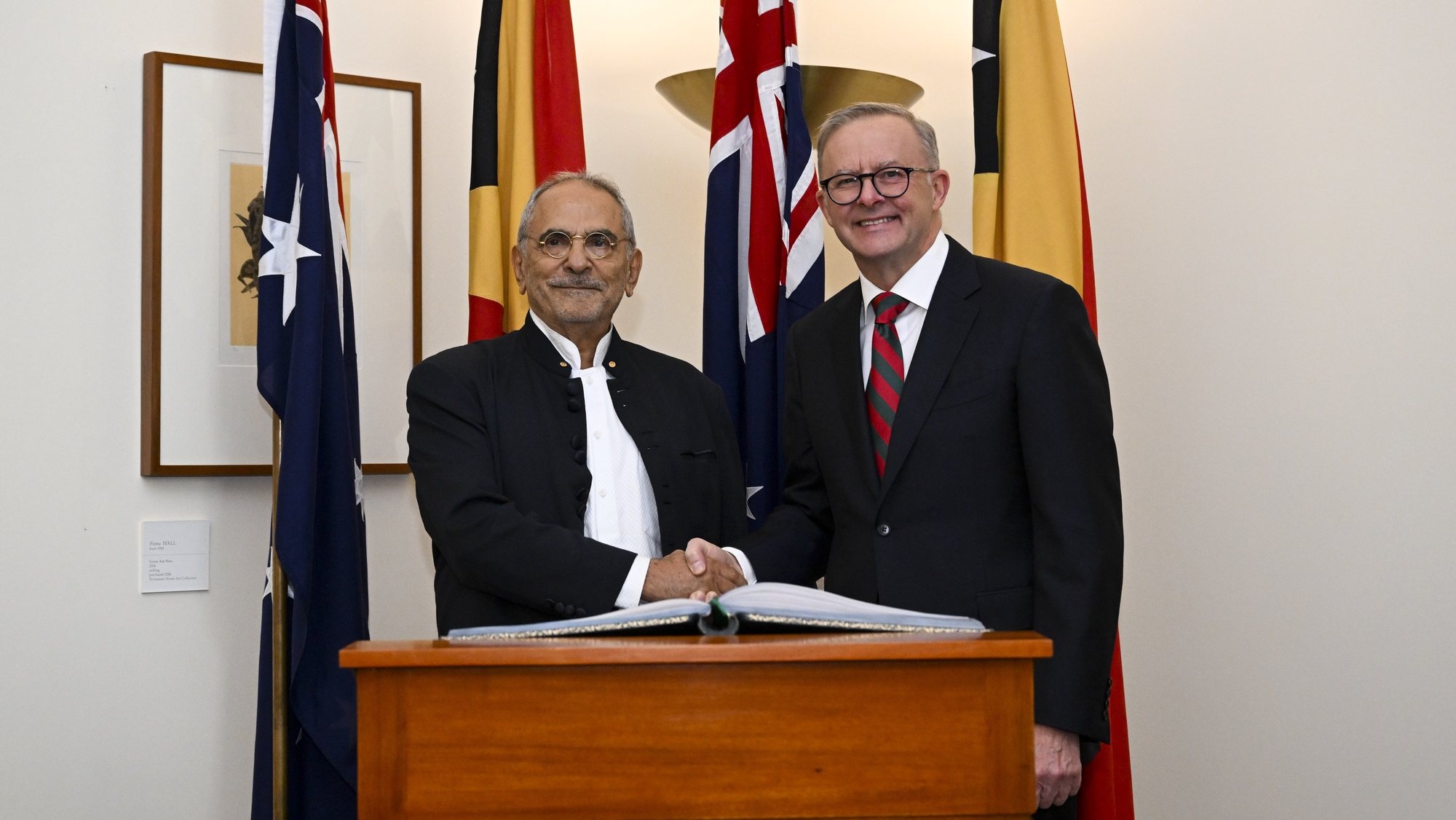 epa10165958 President of Timor-Leste José Ramos-Horta (L) shakes hands with Australian Prime Minister Anthony Albanese during a bilateral meeting at Parliament House, in Canberra, Australia, 07 September, 2022. Ramos-Horta is in Australia on a five day official visit.  EPA/LUKAS COCH AUSTRALIA AND NEW ZEALAND OUT