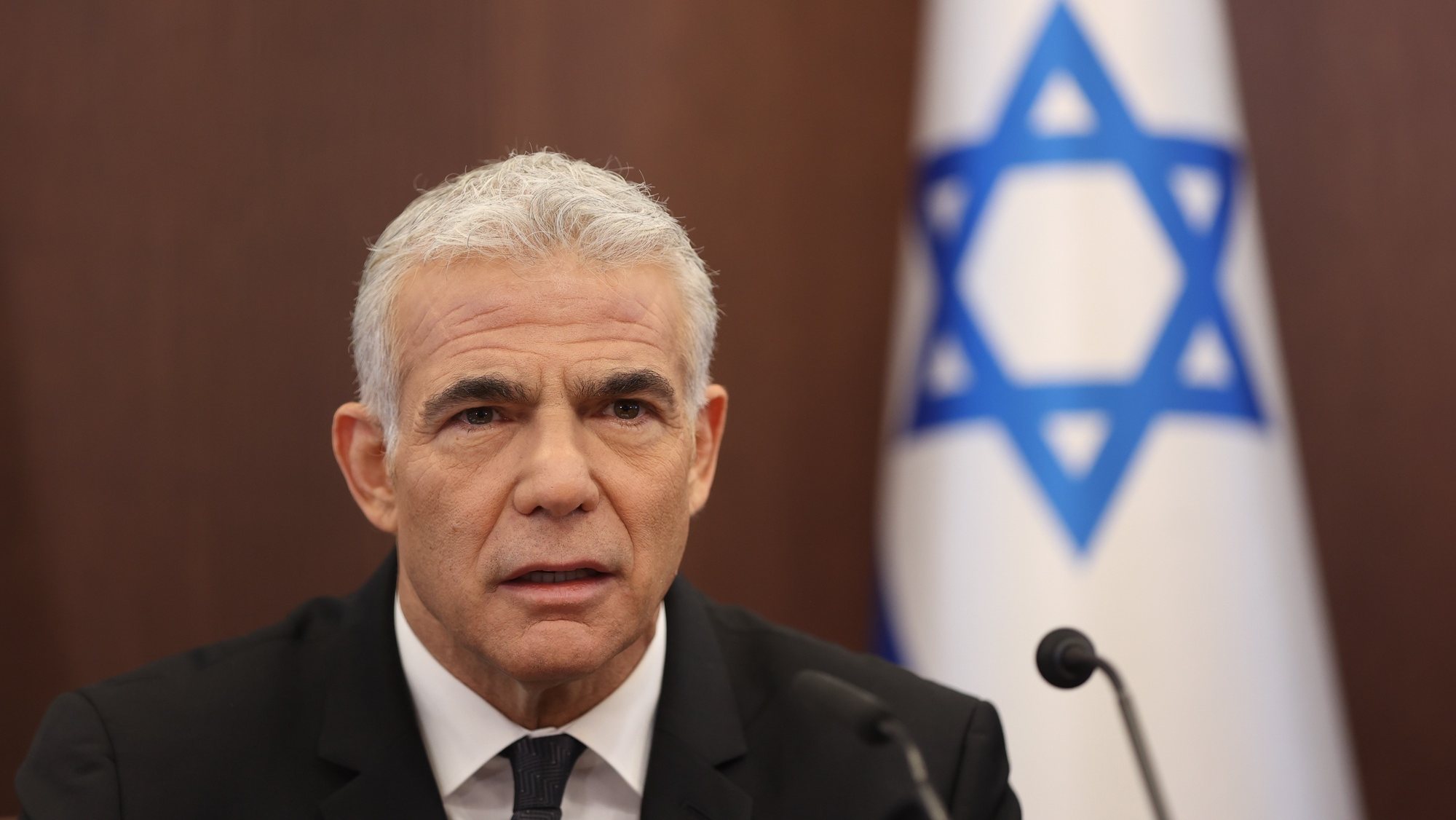 epa10158754 Israeli Prime Minister Yair Lapid attends the weekly cabinet meeting at the prime minister’s office in Jerusalem, 04 September 2022.  EPA/ABIR SULTAN / POOL