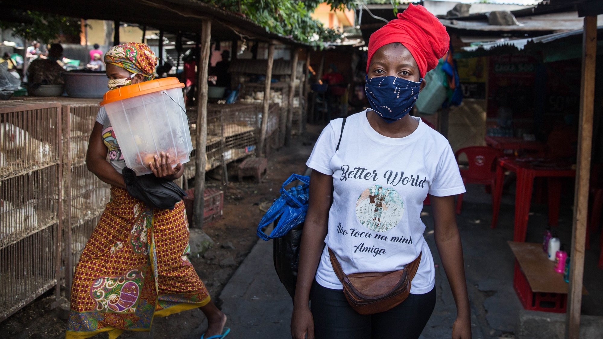 An activist during a daily distribution action of the capulana masks (traditional printed fabric), a result of small donations from local designers, due to the covid-19 pandemic, in Maputo, Mozambique, 22 April 2020 (issued on 27 April 2020). The initiative created by three women activists at the end of last week already had 13 women distributing over a thousand &#039;kits&#039; a day - a set consisting of two masks, one soap, and a pamphlet with instructions from the Ministry of Health illustrating how the masks should be worn. RICARDO FRANCO/LUSA