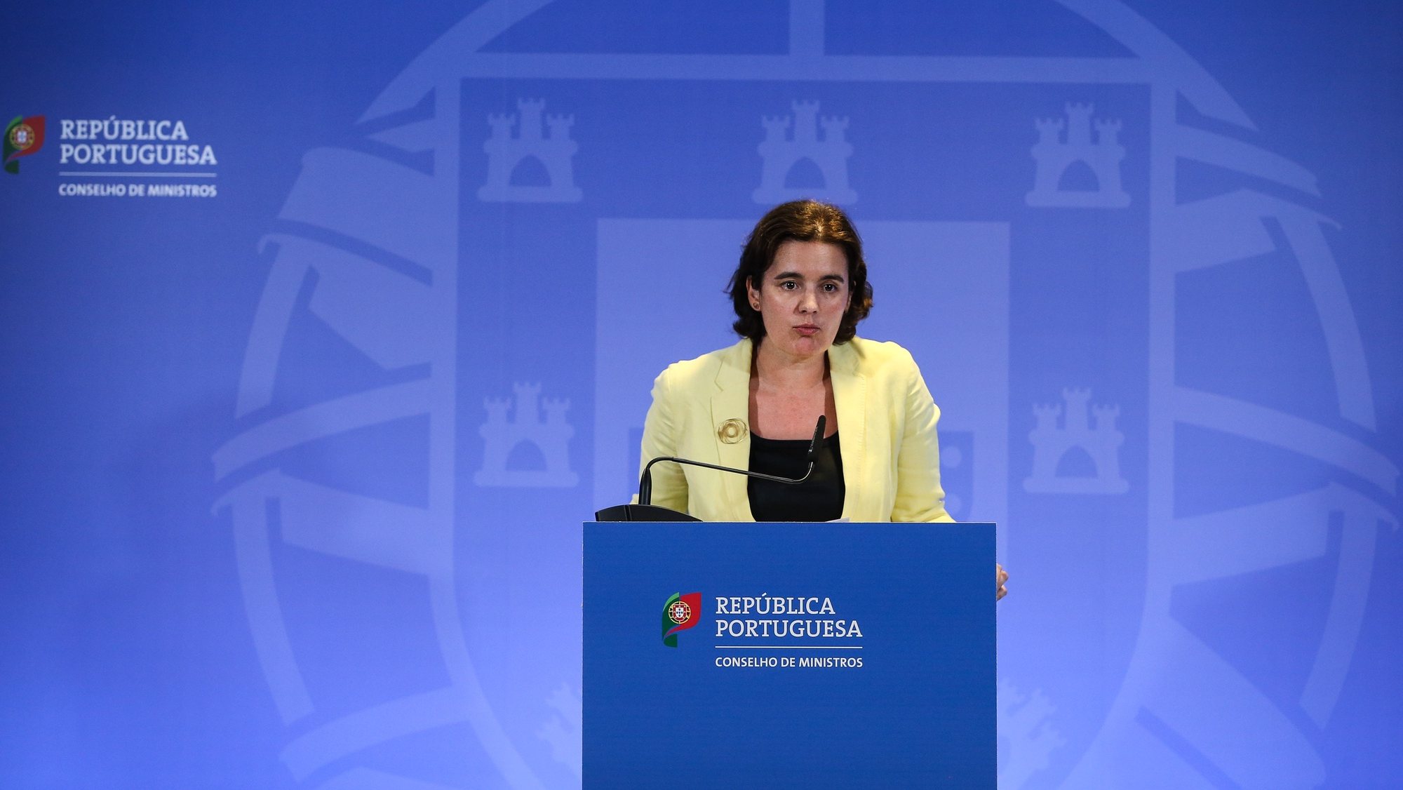 A ministra da Presidência, Mariana Vieira da Silva, fala aos jornalistas durante o briefing da reunião do Conselho de Ministros em Lisboa, 13 de outubro de 2022. RODRIGO ANTUNES/LUSA