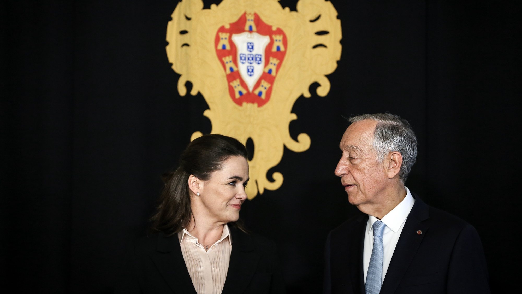 Portuguese President Marcelo Rebelo de Sousa (R) and Hungarian President Katalin Novak (L) during the welcome ceremony before a meeting at the Belem palace in Lisbon, Portugal, 23 February 2023. RODRIGO ANTUNES/LUSA