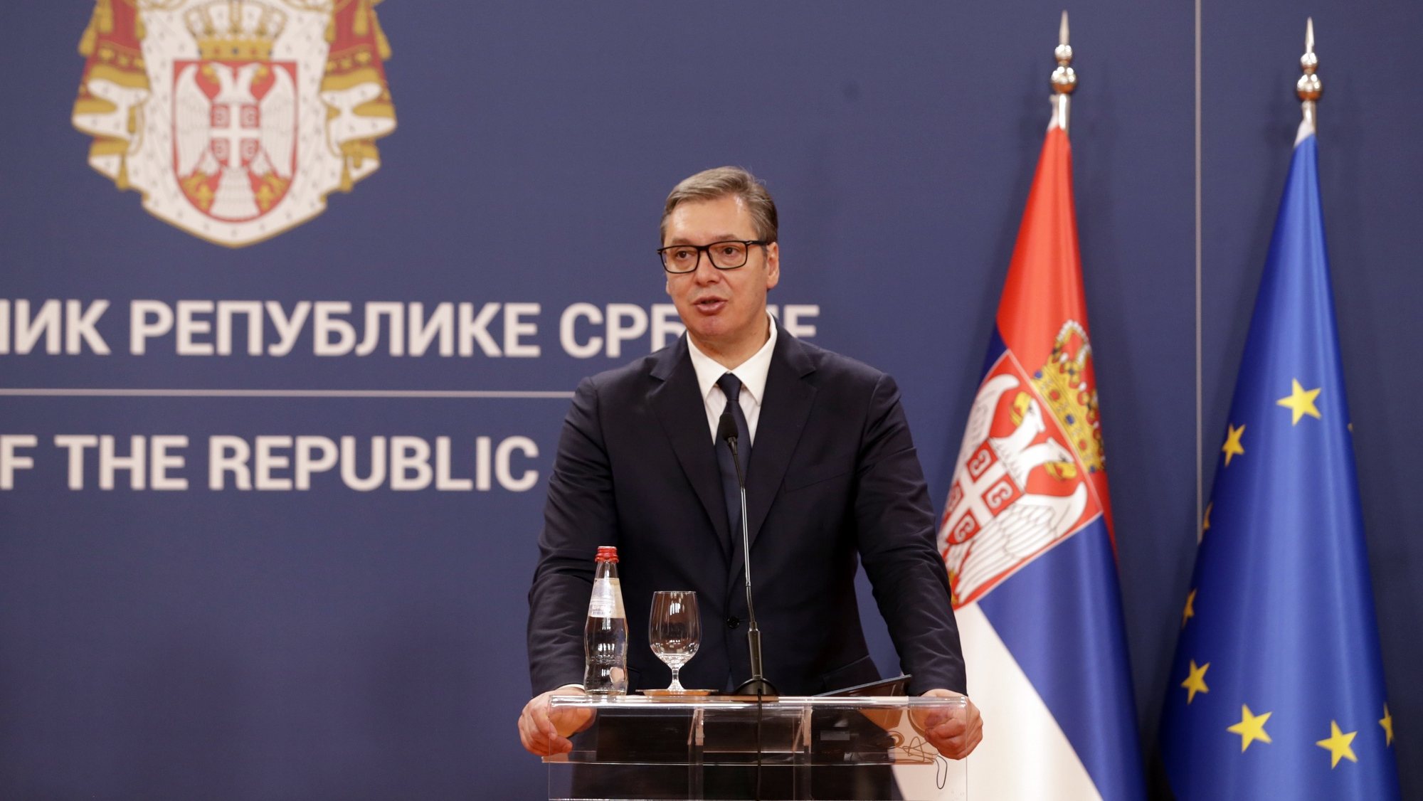 epa10097623 Serbian President Aleksandar Vucic speaks during a press conference with Spanish Prime Minister after their meeting in Belgrade, Serbia, 29 July 2022. Prime Minister Sanchez is on an official state visit to Serbia.  EPA/ANDREJ CUKIC