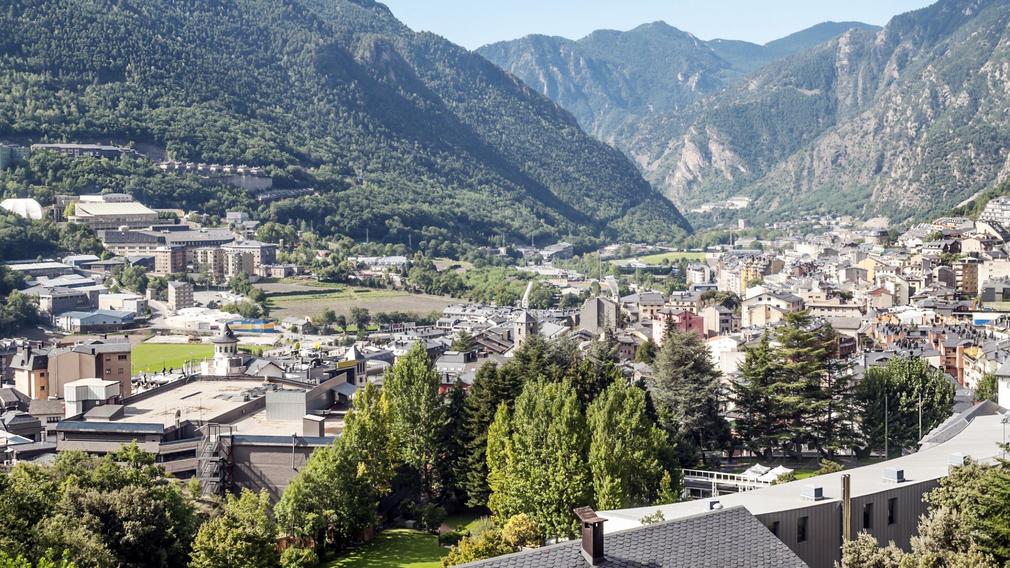 Andorra está a 197 quilómetros de distância de Barcelona